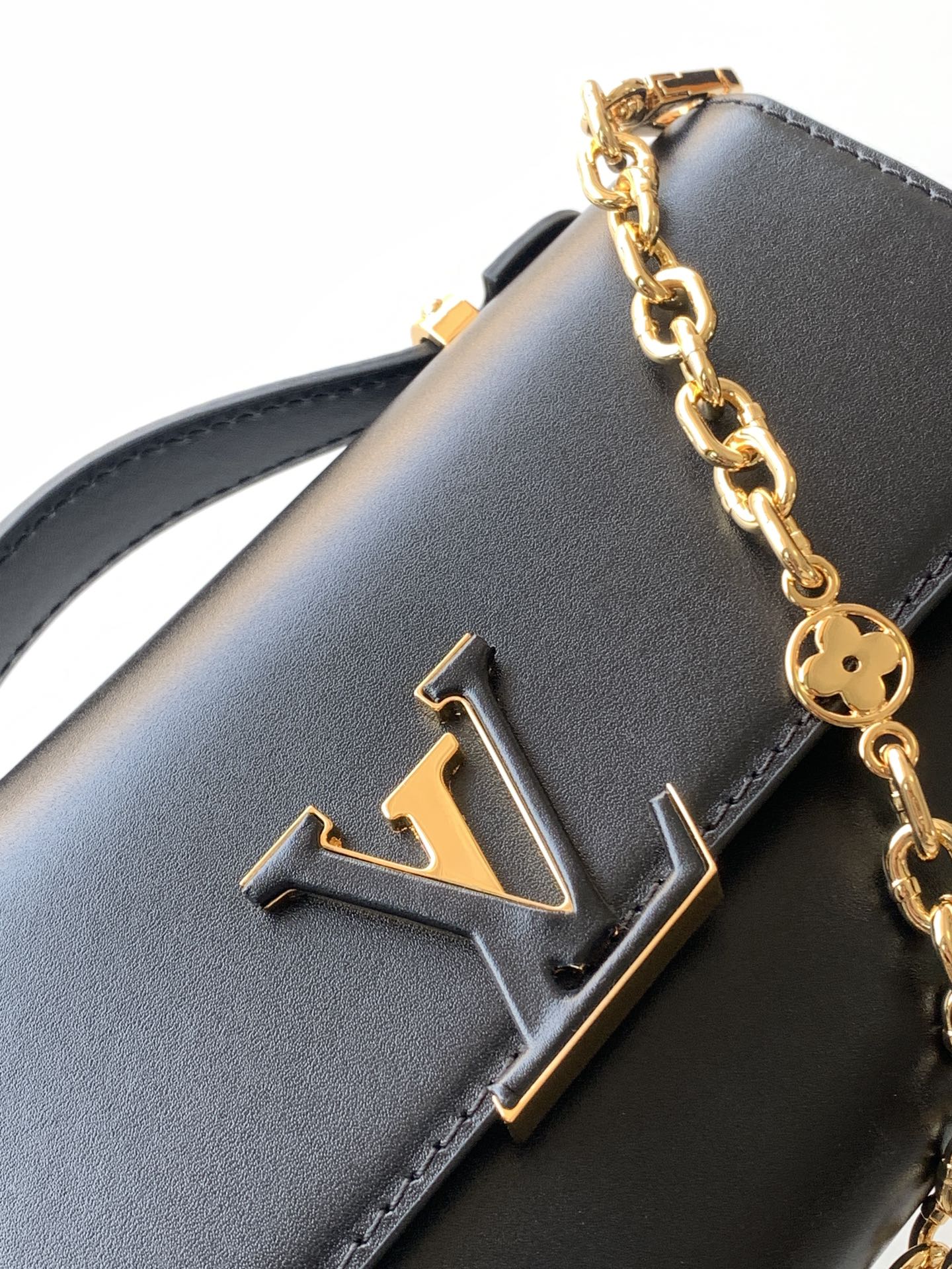 LV ルイヴィトン 黒カバン激安通販 シンプル 優雅 レザー 斜め掛け 牛革 M12143 ブラック_7