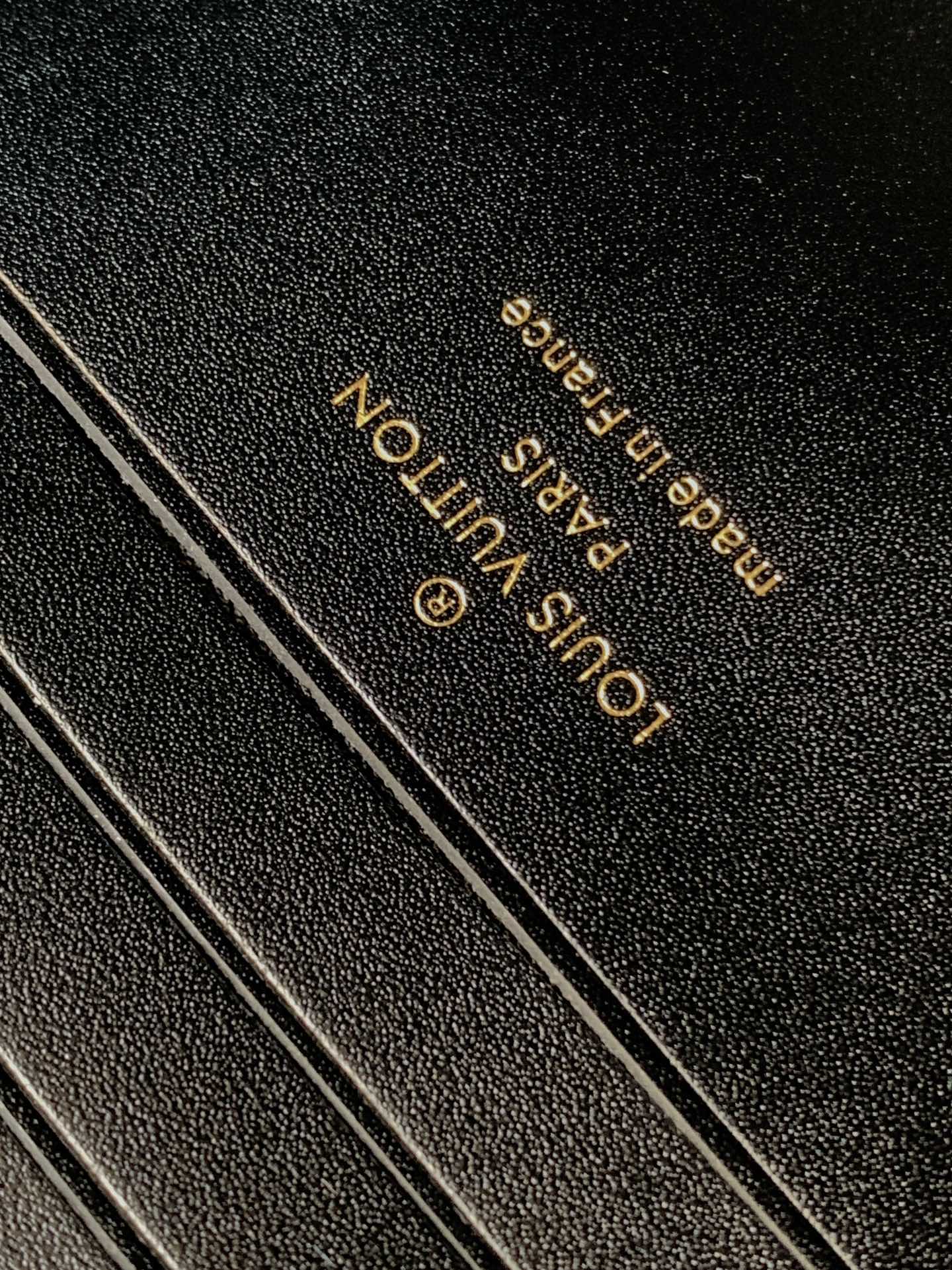 LV ルイヴィトン 黒カバン激安通販 シンプル 優雅 レザー 斜め掛け 牛革 M12143 ブラック_8