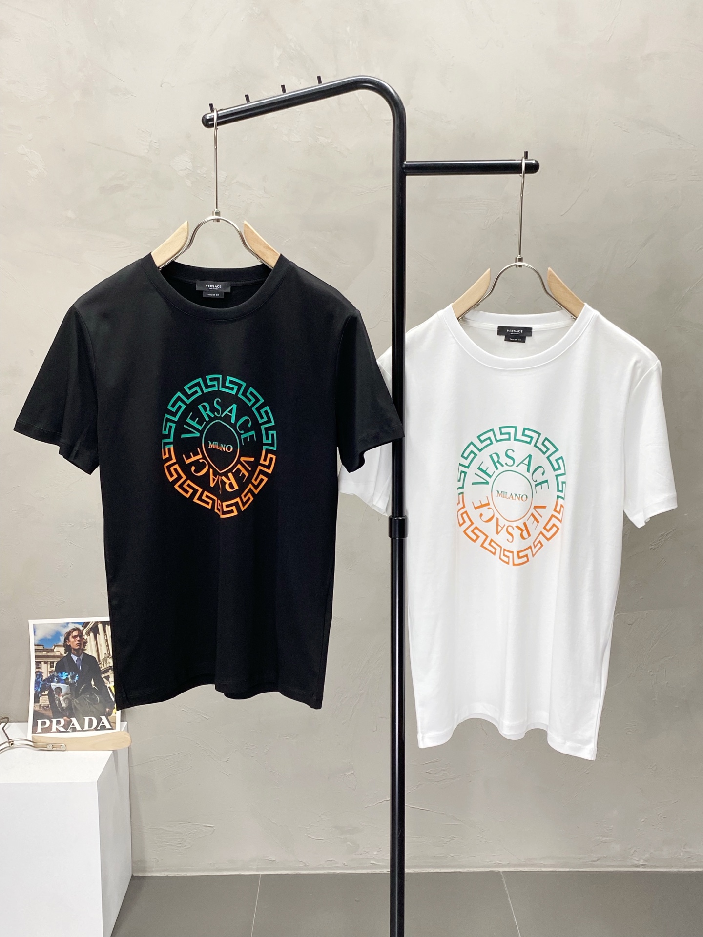 ヴェルサーチtシャツメルカリ偽物 半袖 柔軟 プリント トップス 綿 ゆったり 多色可選_1