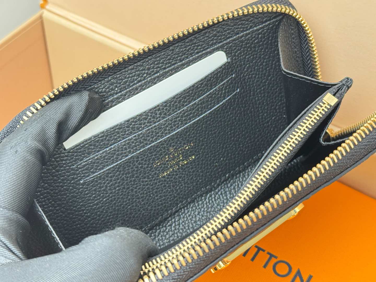 ルイヴィトン財布 折りたたみスーパーコピー ロング 牛革 レザー ファッション 実用 M12425 ブラック_7