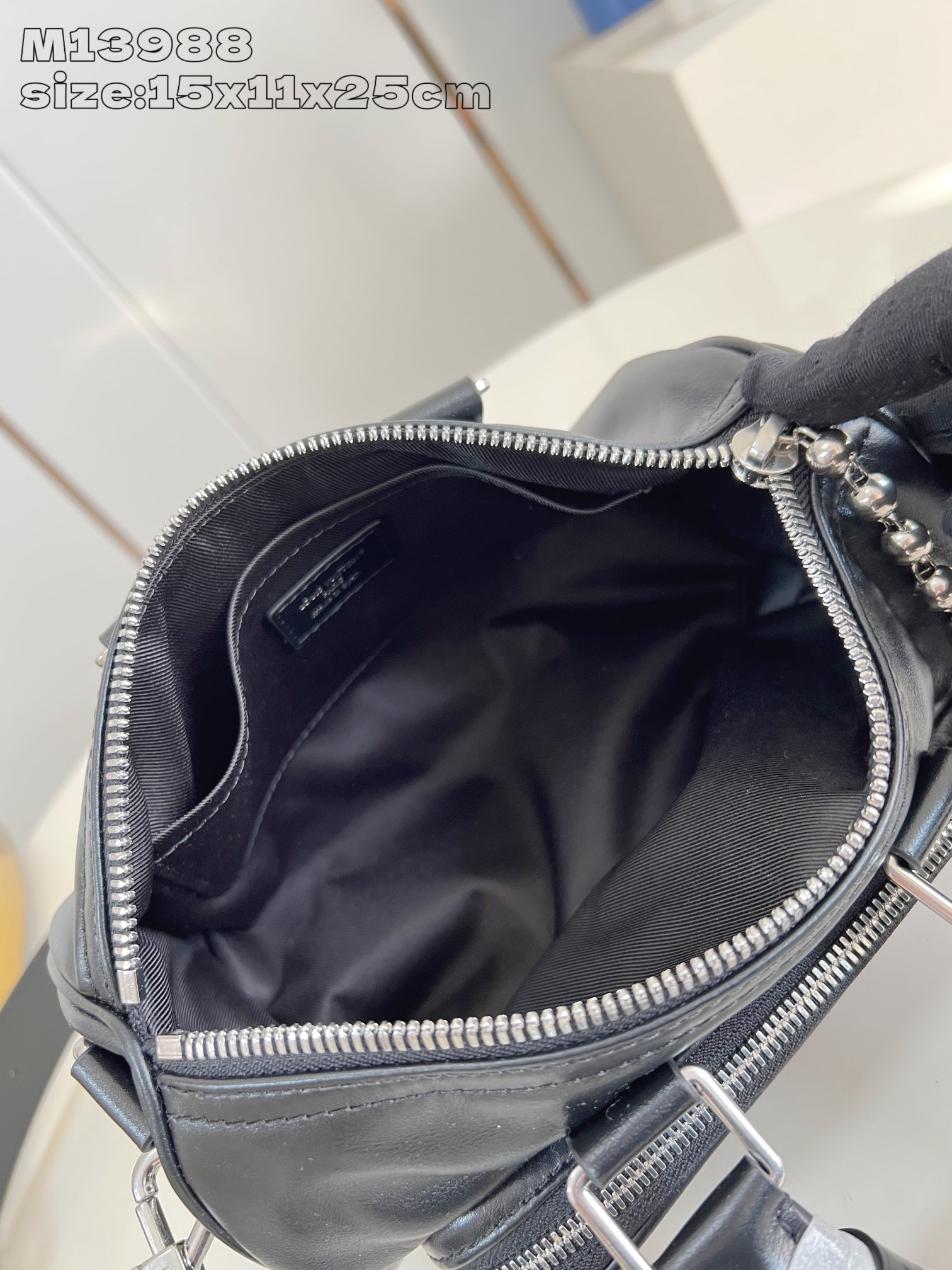 ルイヴィトンバッグ 黒偽物 シンプル 牛革 ハンドバッグ 斜め掛け M13988 ブラック_8