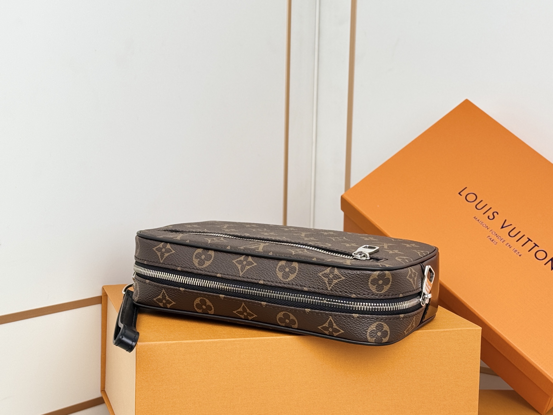 LV ルイヴィトンバッグ カプシーヌ偽物 牛革 ハンドバッグ 優雅 手持ちバッグ M42838 ブラウン_3