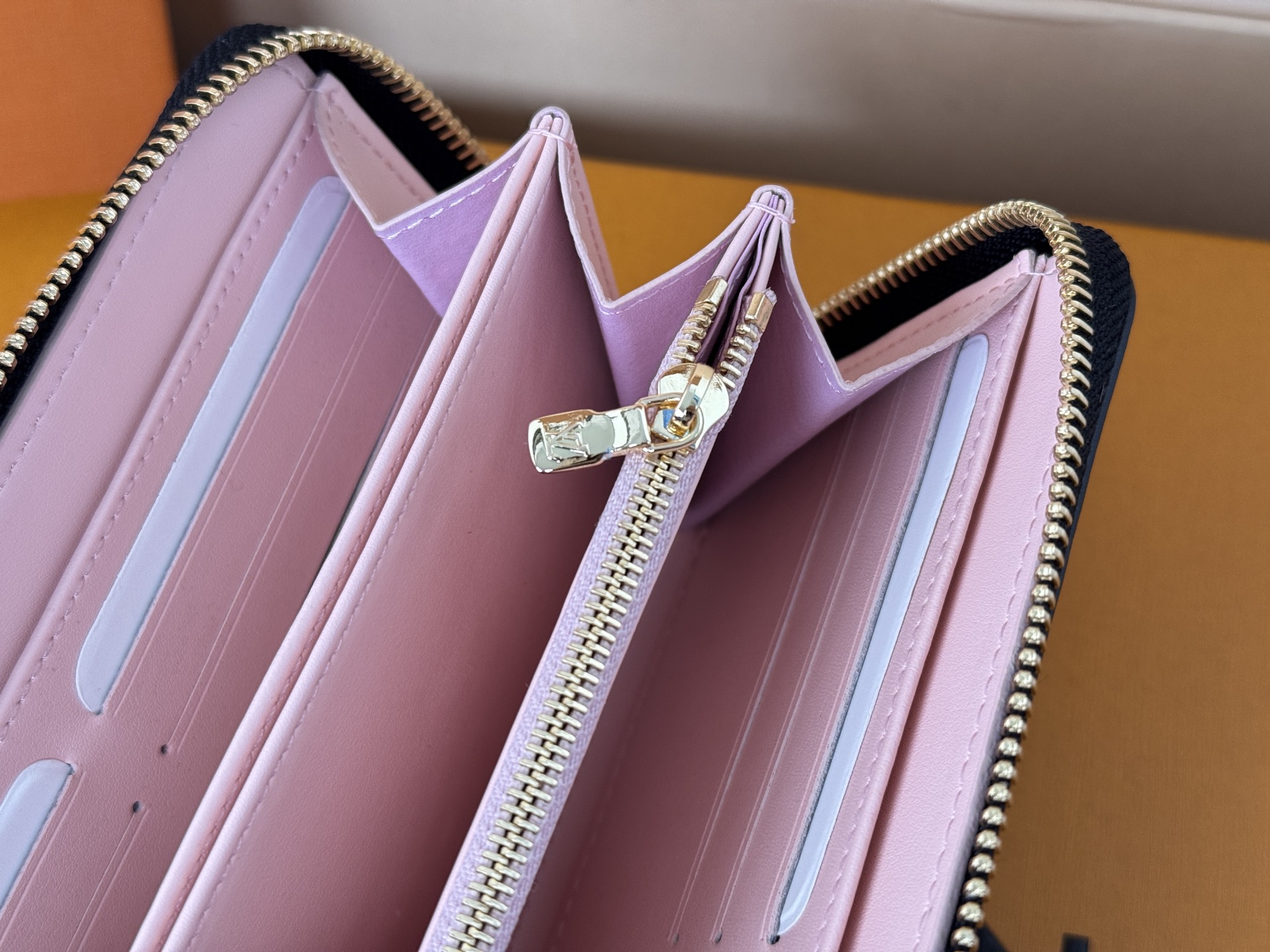 LVルイヴィトン財布 エピ激安通販 ロング レザー 牛革 柔らかい プリント M12152 ピンク_9