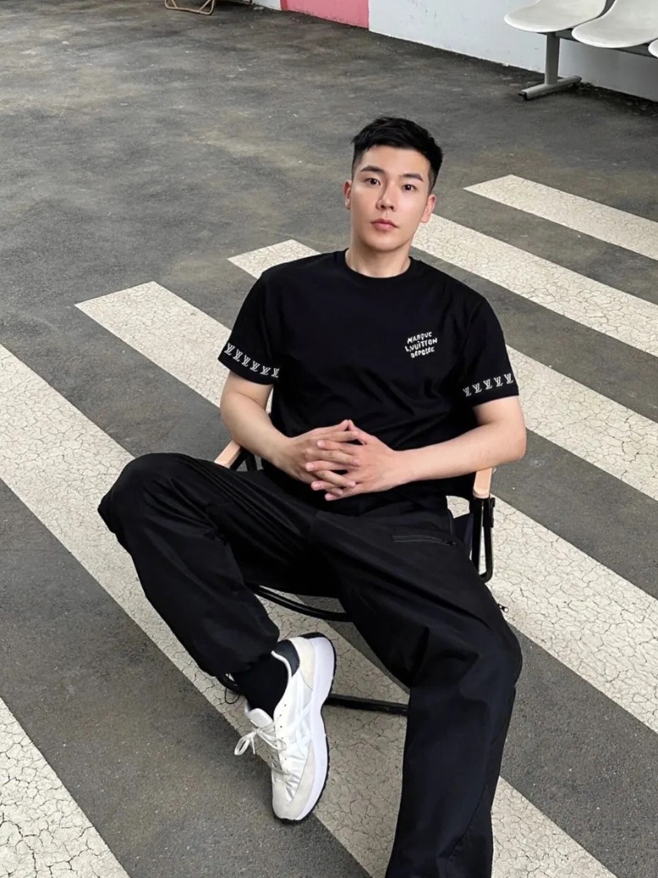 ルイヴィトンtシャツ メンズ偽物 ロゴプリント シンプル 綿 半袖 トップス ゆったり ブラック_2