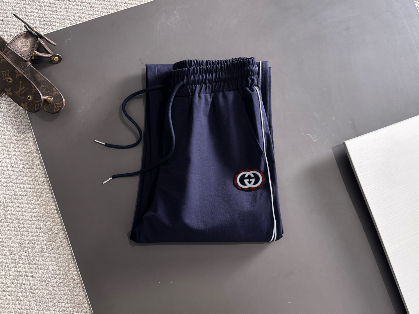 セール開催中 gucci ジャージ ズボンコピー カジュアルパンツ 純綿 ゆったり 薄い ブルー_6