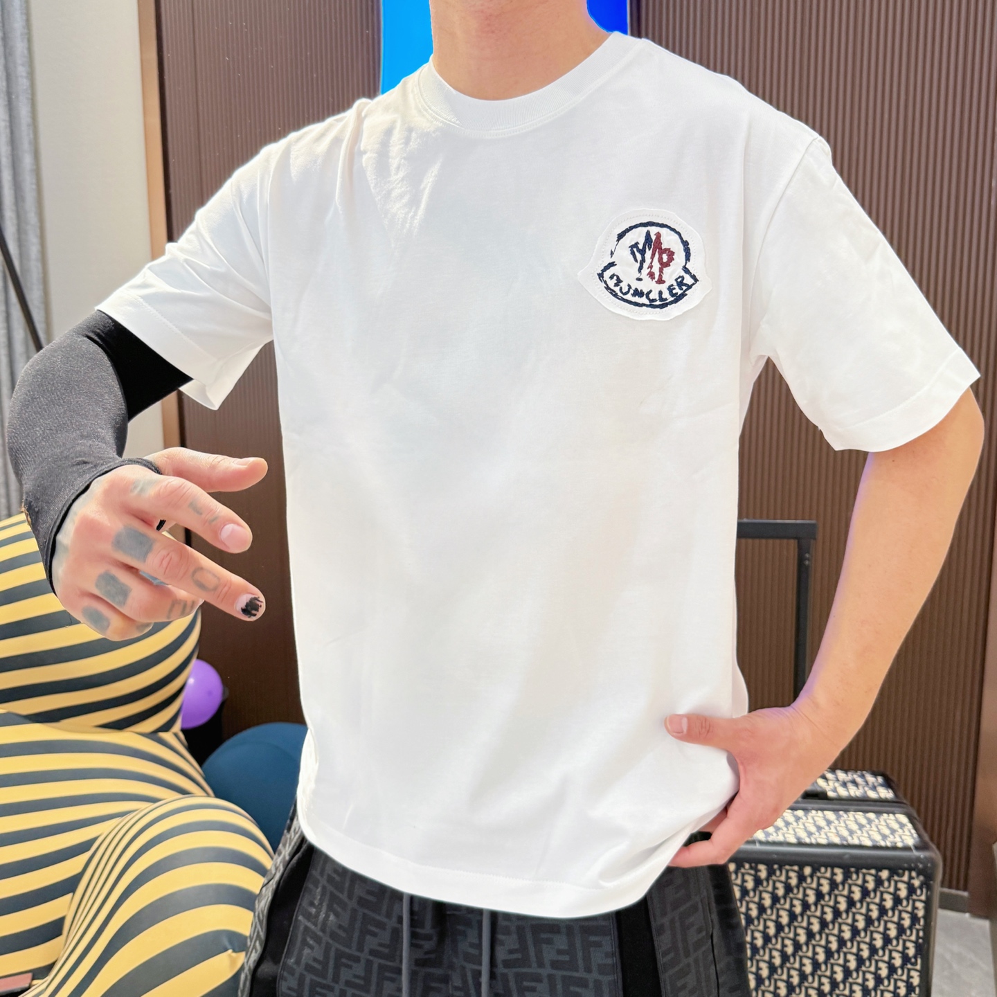 モンクレールtシャツ サイズ感偽物 通気性いい トップス 純綿 プリント 半袖 ホワイト_5