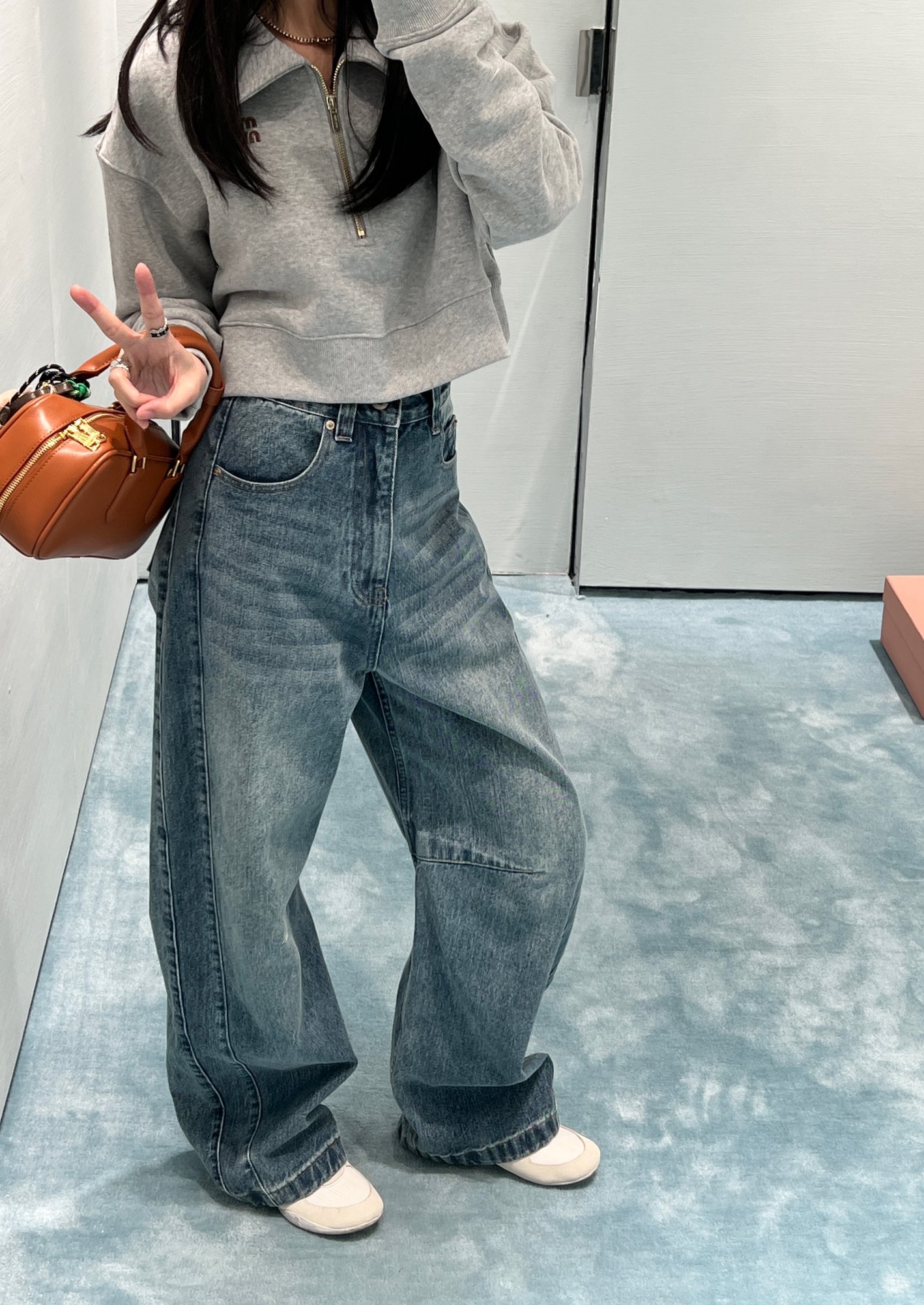 ロエベのジーンズスーパーコピー カジュアルパンツ ズボン デニム ゆったり ブルー_4