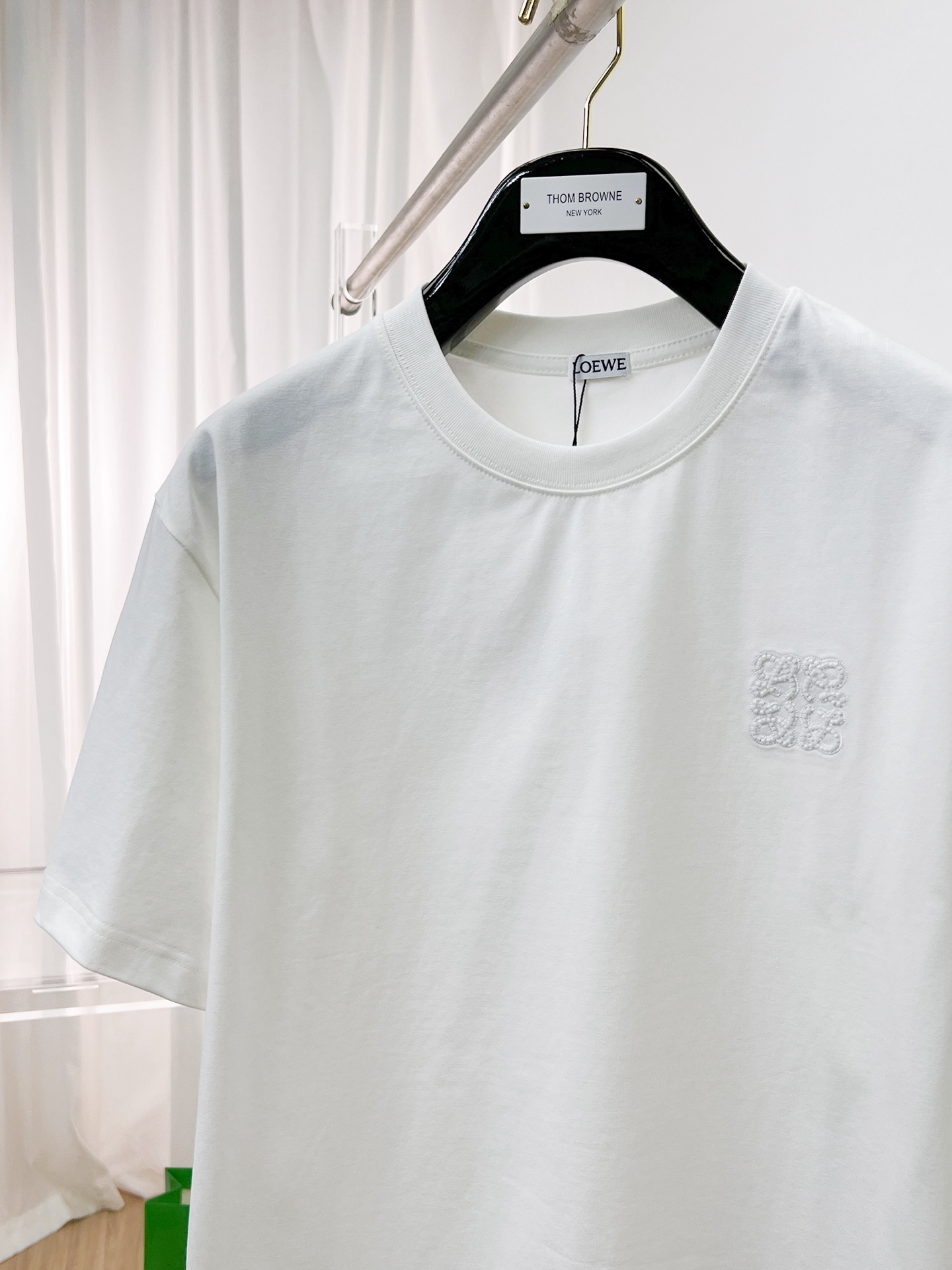 ロエベtシャツ メルカリコピー 純綿 トップス 半袖 ロゴ刺繍 シンプル ホワイト_3