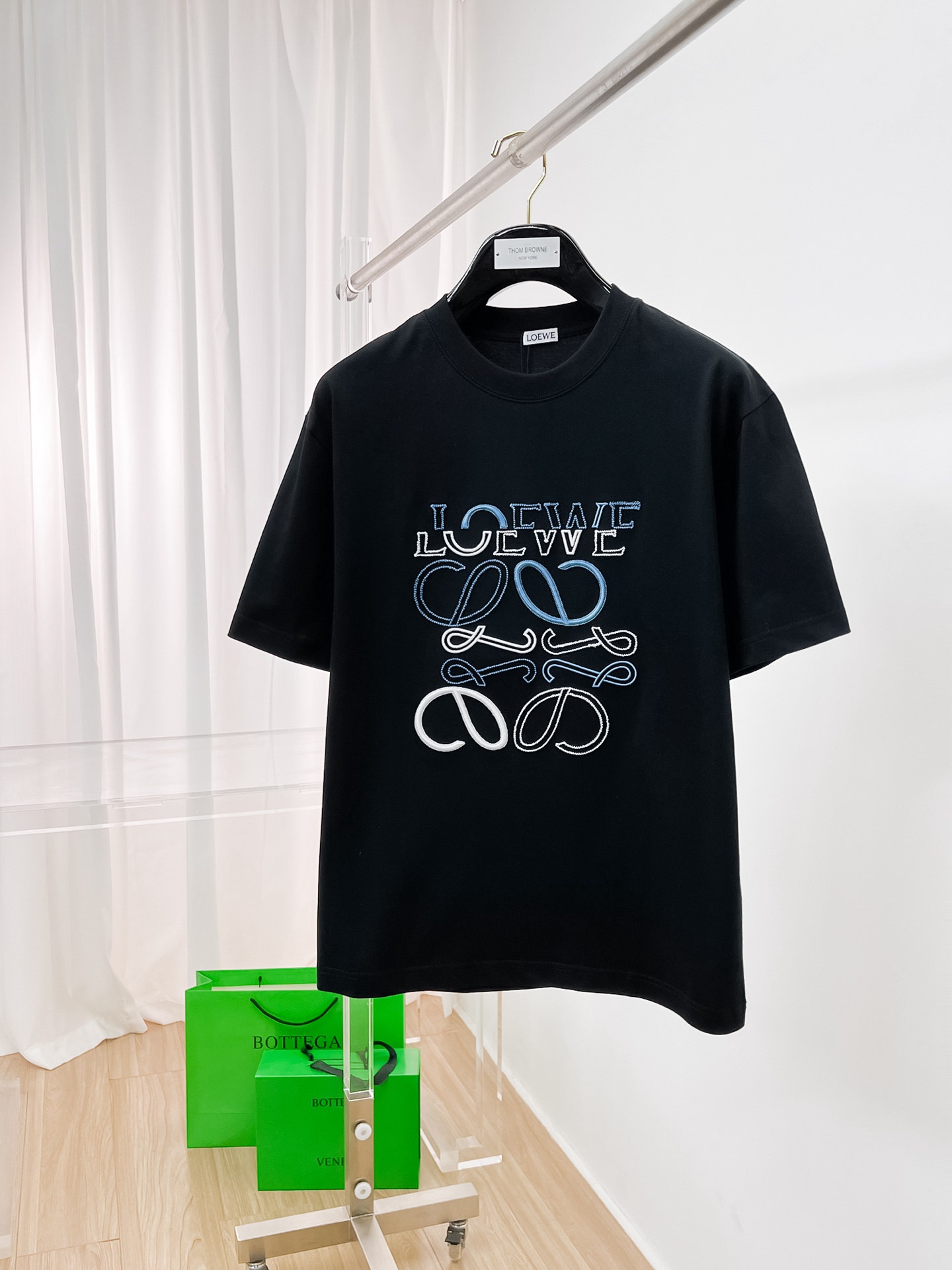 ロエベtシャツ 安いスーパーコピー 純綿 トップス 半袖 ロゴプリント シンプル ブラック_1