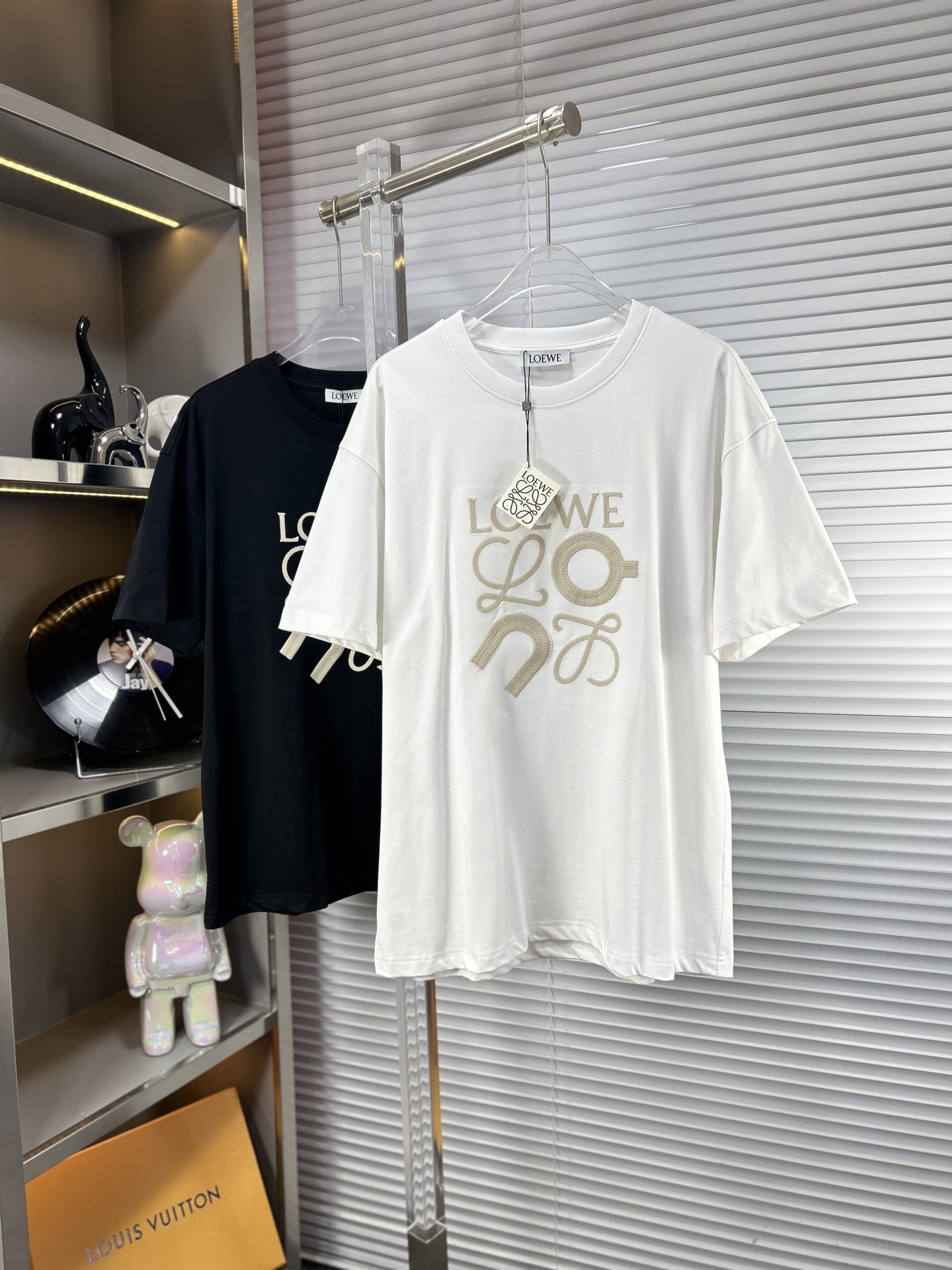 夏服 ロエベ tシャツ 新作偽物 柔らかい 純綿 トップス 半袖 ロゴプリント シンプル ホワイト_1