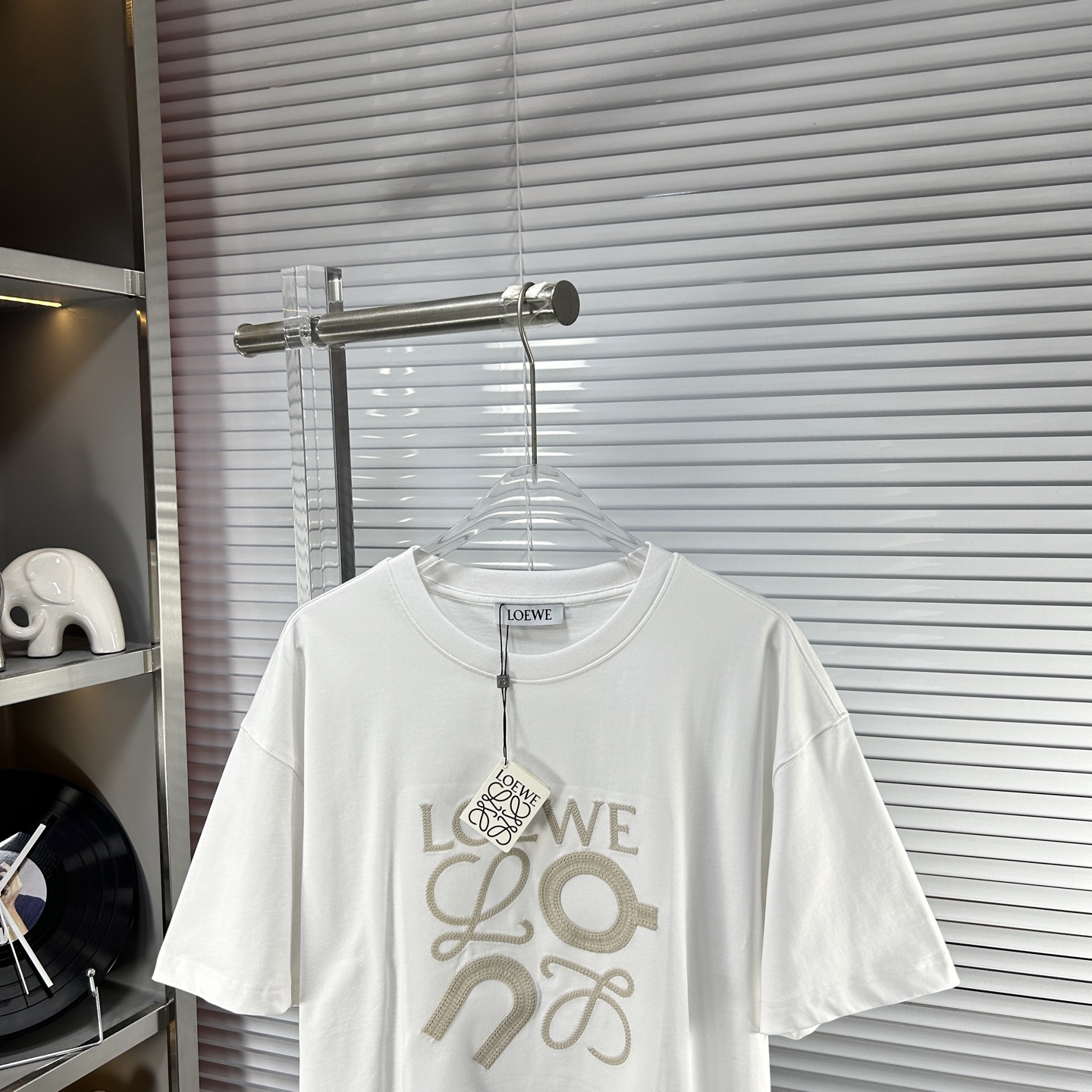 夏服 ロエベ tシャツ 新作偽物 柔らかい 純綿 トップス 半袖 ロゴプリント シンプル ホワイト_2