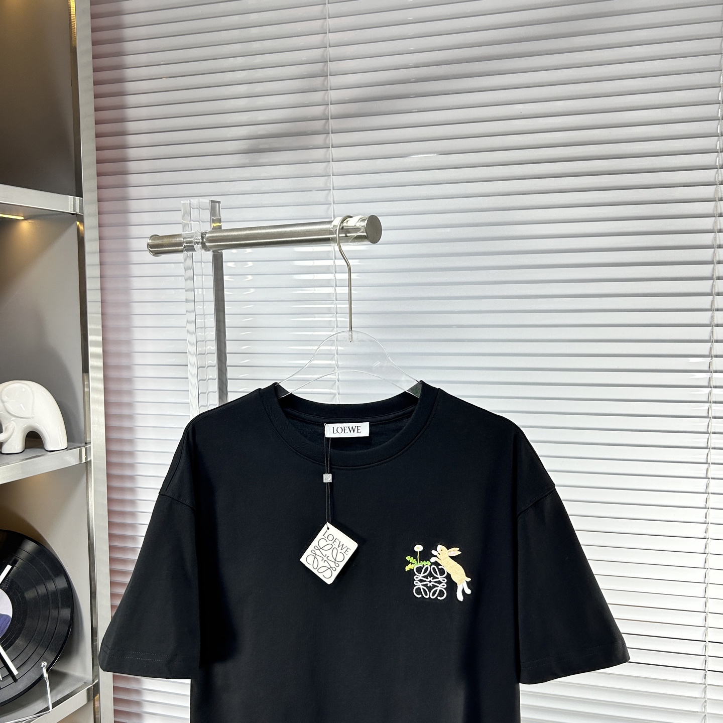 ロエベtシャツ レディースコピー 柔らかい 純綿 トップス 半袖 ロゴプリント 人気 ブラック_2