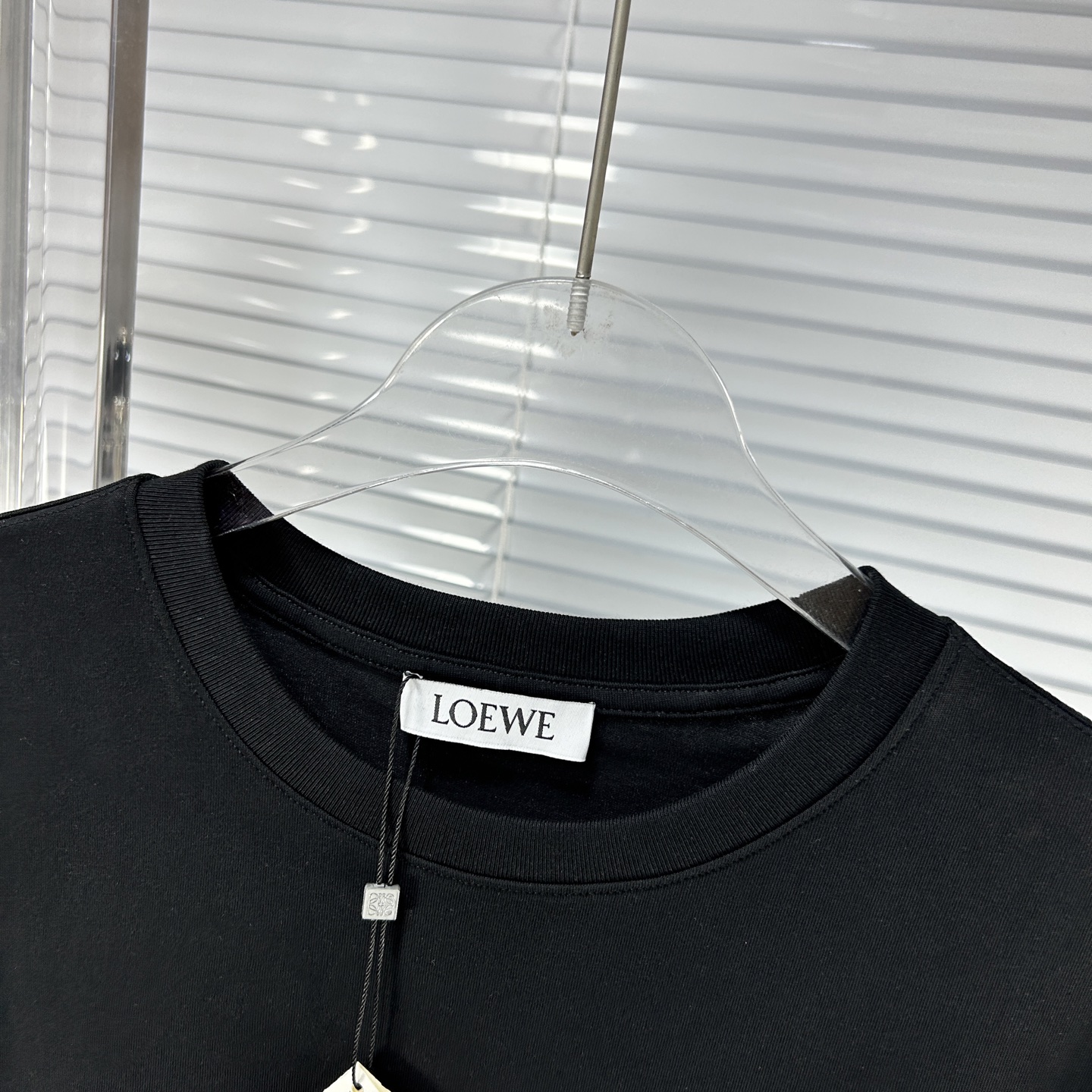ロエベtシャツ レディースコピー 柔らかい 純綿 トップス 半袖 ロゴプリント 人気 ブラック_4