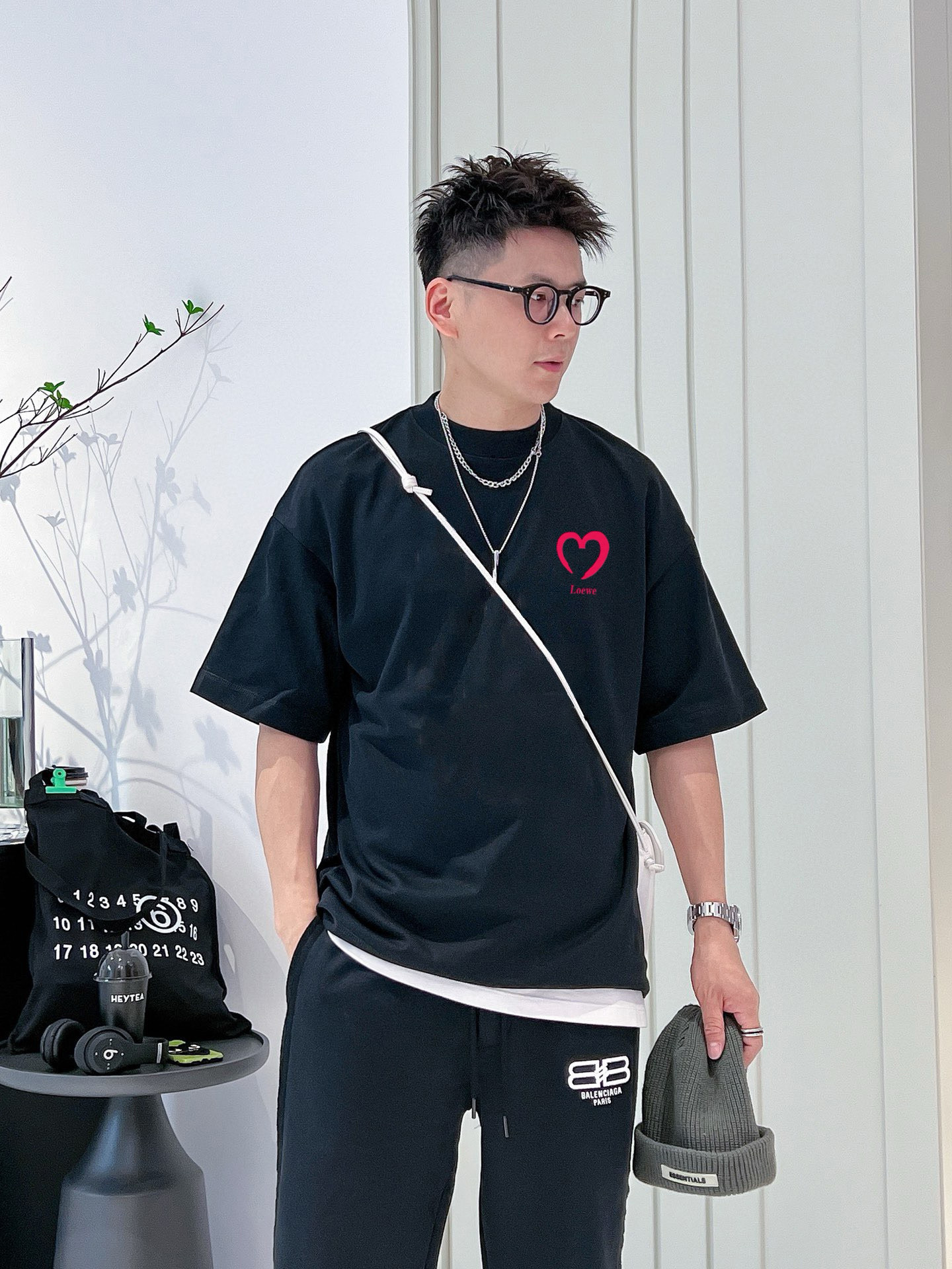 数量限定 ロエベ クロップドtシャツ偽物 ファッション  純綿 トップス 短袖 ブラック_1