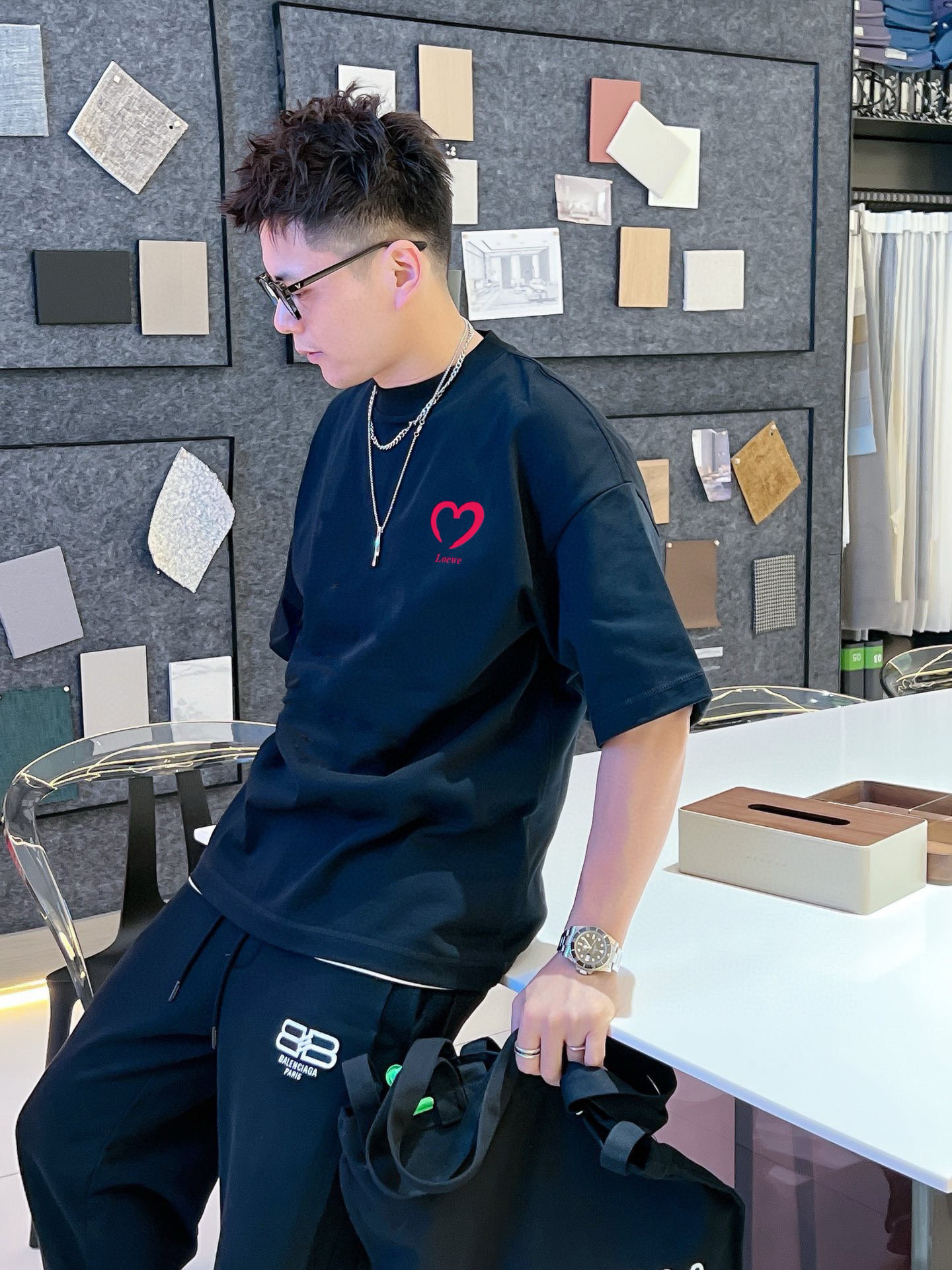 数量限定 ロエベ クロップドtシャツ偽物 ファッション  純綿 トップス 短袖 ブラック_2