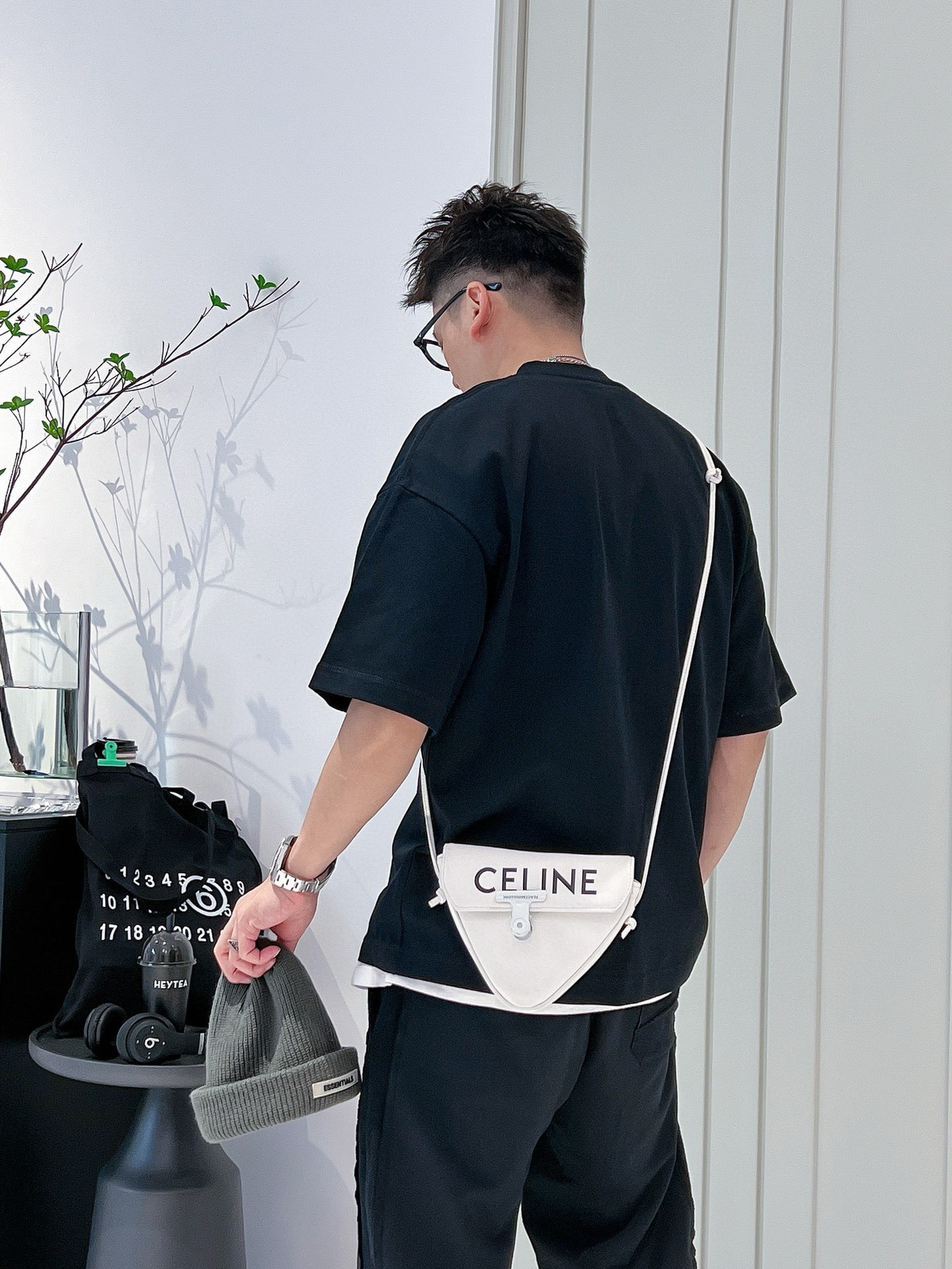 数量限定 ロエベ クロップドtシャツ偽物 ファッション  純綿 トップス 短袖 ブラック_8
