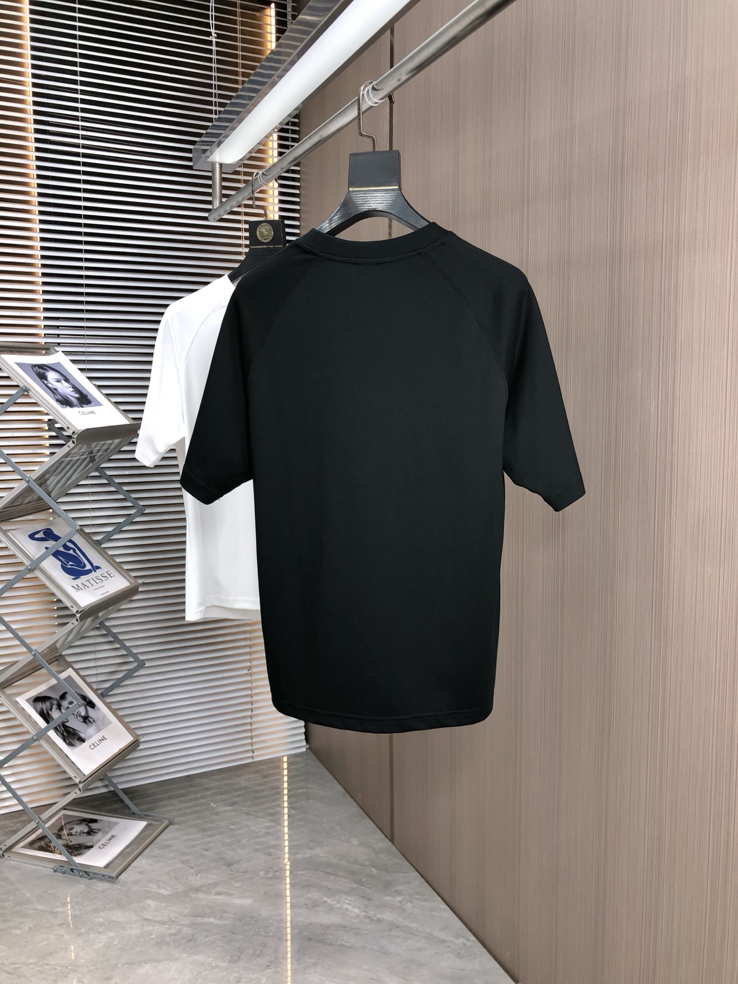 セール開催中 ロエベ tシャツ セール偽物 ファッション  純綿 トップス 短袖 ブラック_2