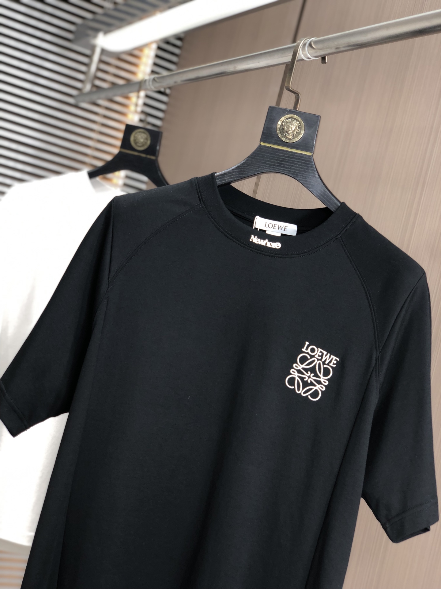 セール開催中 ロエベ tシャツ セール偽物 ファッション  純綿 トップス 短袖 ブラック_3