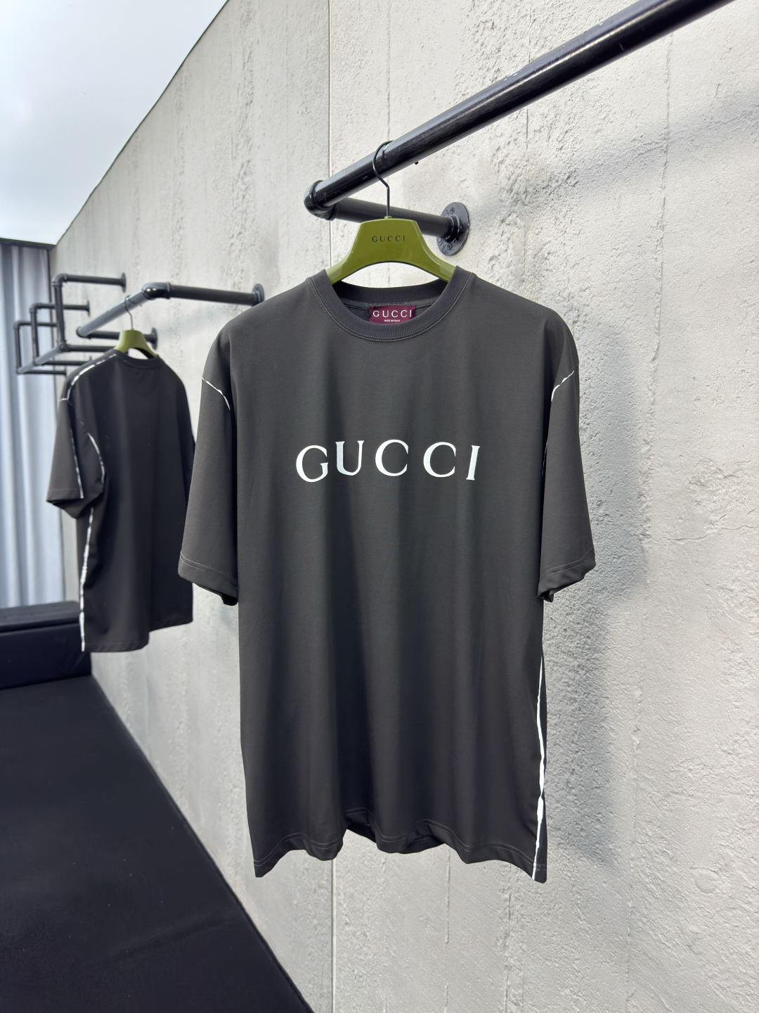 目を引く存在感 gucci t シャツ レディース偽物 トップス 半袖 柔らかい 純綿 ゆったり グレー_1