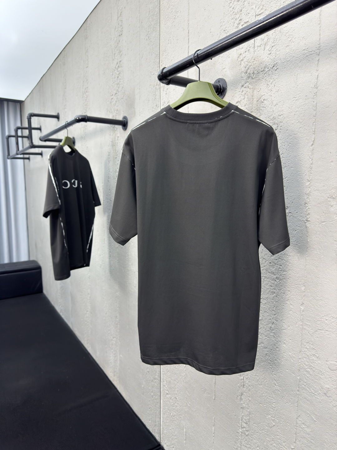 目を引く存在感 gucci t シャツ レディース偽物 トップス 半袖 柔らかい 純綿 ゆったり グレー_2