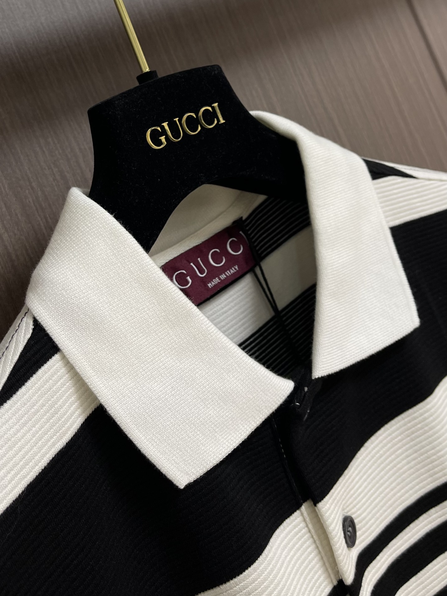 gucci カッター シャツ偽物 ポロシャツ トップス 横縞 カジュアル 柔軟 ブラック_3