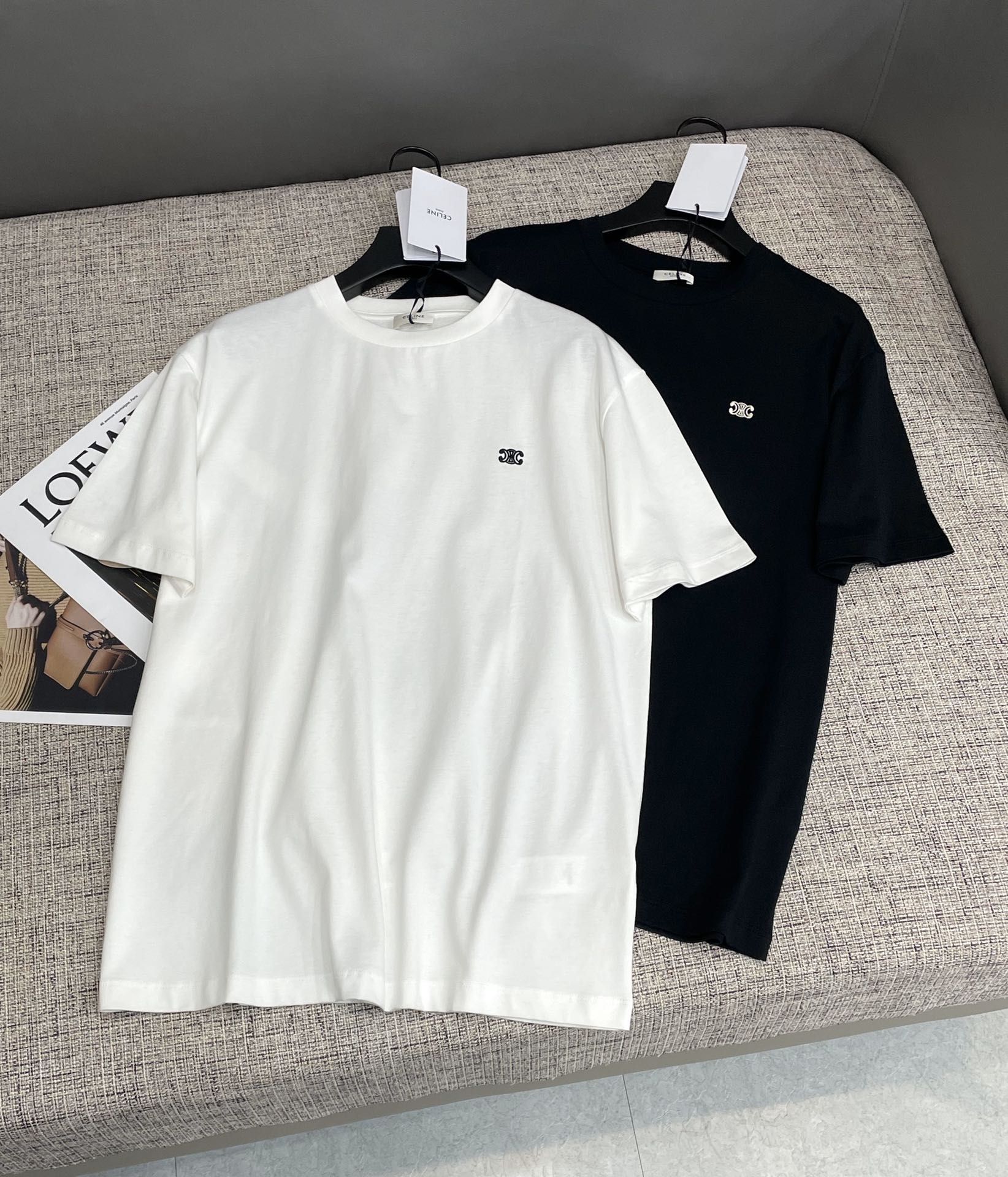 セリーヌtシャツメルカリ偽物 トップス 純綿 シンプル 半袖 ゆったり 2色可選_1