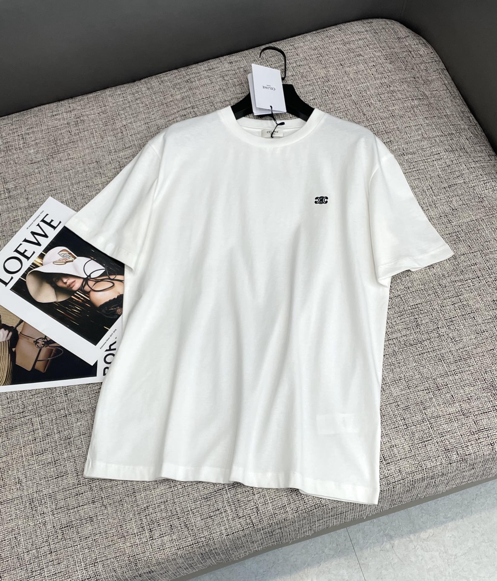 セリーヌtシャツメルカリ偽物 トップス 純綿 シンプル 半袖 ゆったり 2色可選_3