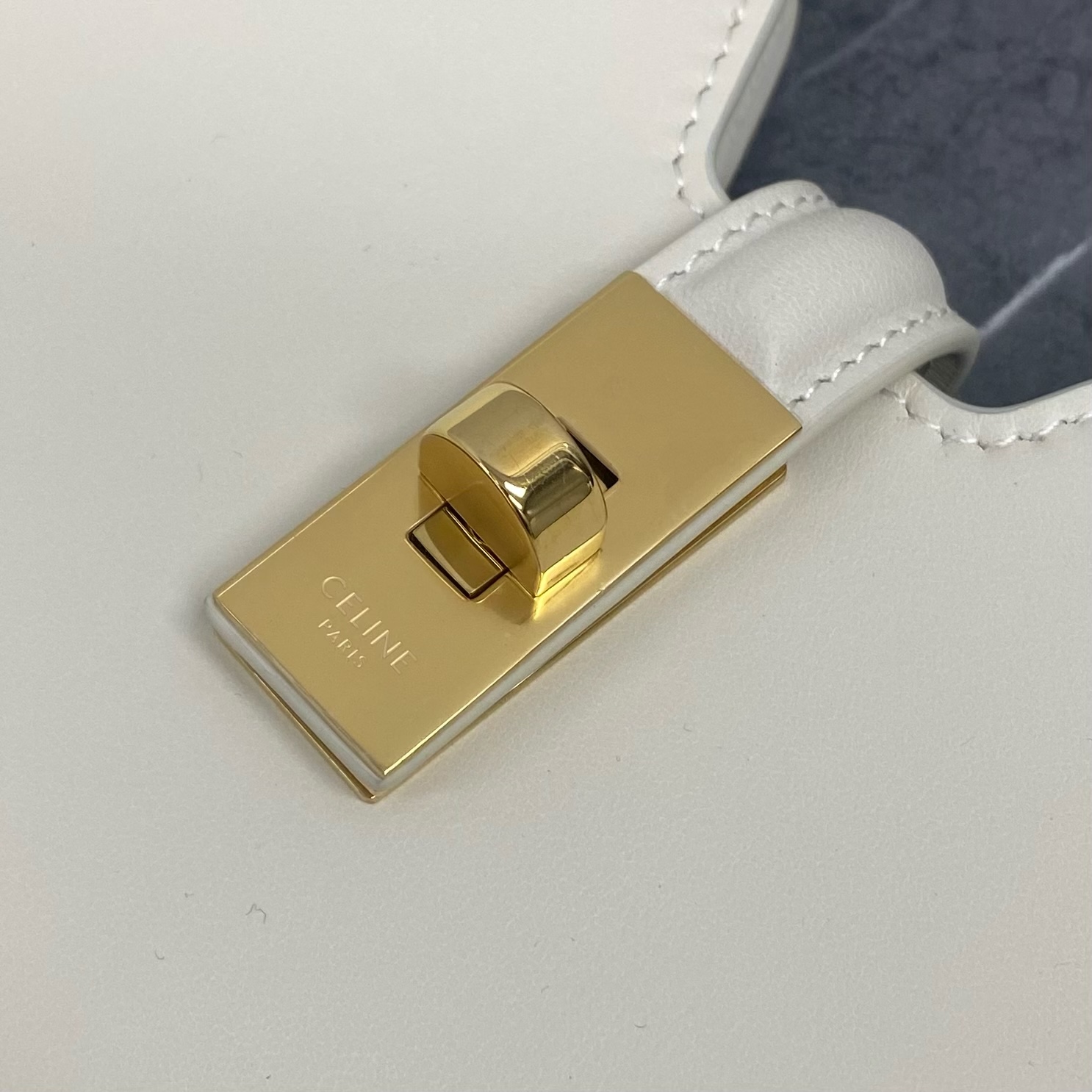 超激得価格 セリーヌバッグ ショルダーコピー 斜め掛け ハンドバッグ 柔軟 レザー 本革 120693 ホワイト_5