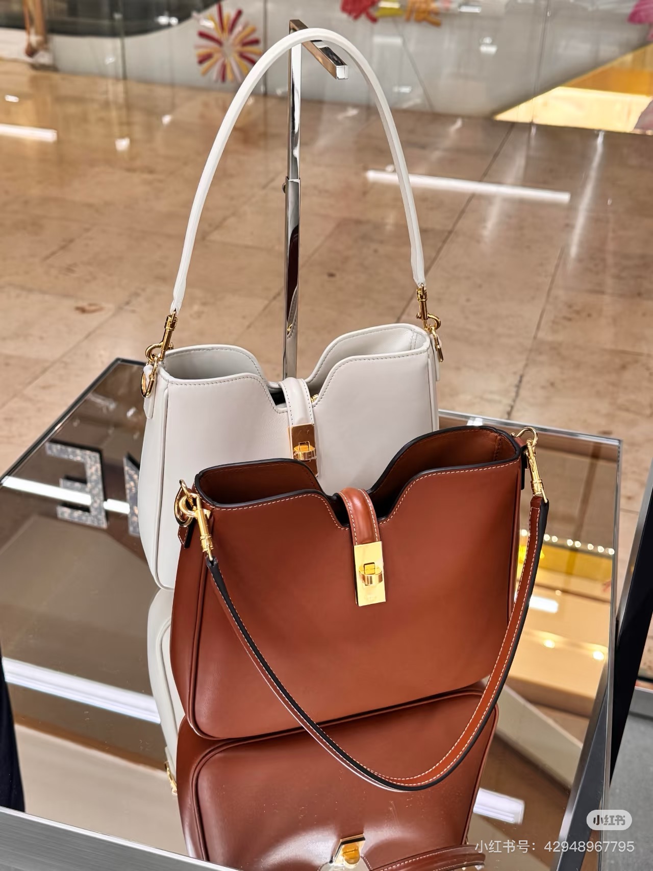 セリーヌバッグメルカリスーパーコピー 斜め掛け ハンドバッグ 柔軟 レザー 本革 120693 ブラウン_2