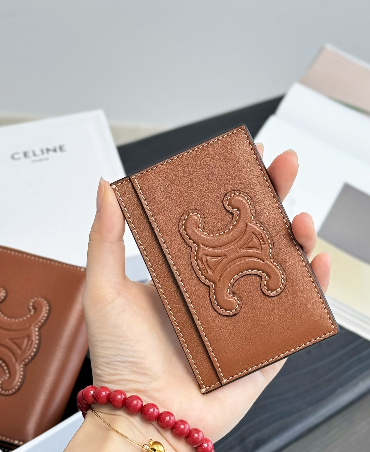 セリーヌ おすすめバッグ偽物 財布 レザー 本革 二つサイズ ブラウン_6