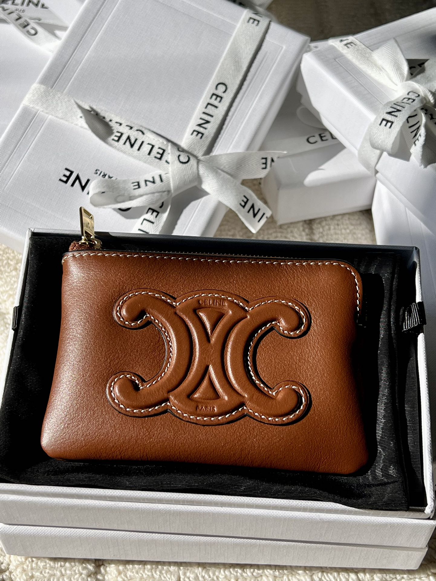 超激得価格 セリーヌ 財布 ミニ偽物 シンプル 本革 優雅 レザー 小遣い 10C663 ブラウン_1