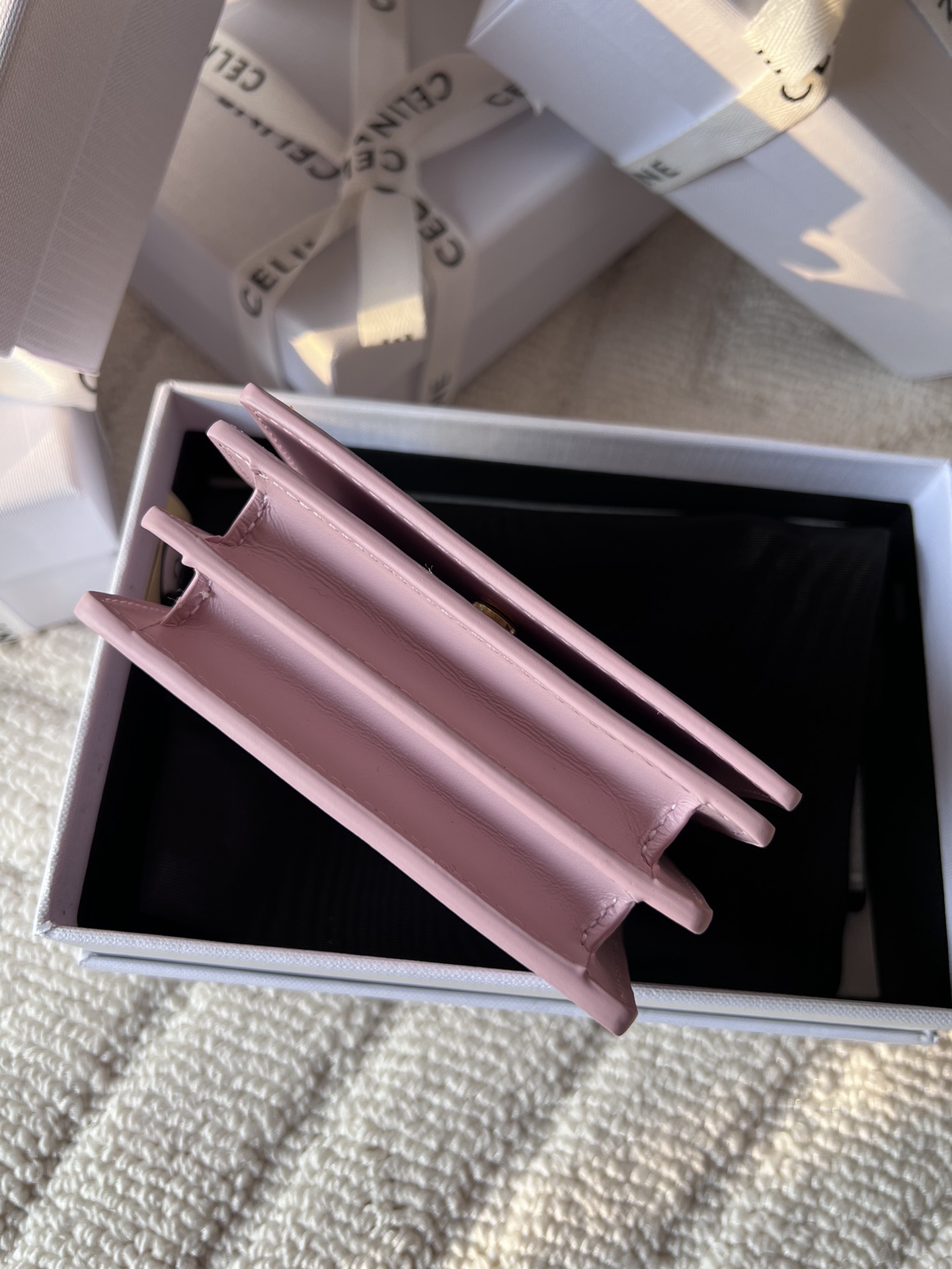 人気品 celine 長 財布スーパーコピー シンプル 本革 優雅 レザー 小遣い 10M123 ピンク_4