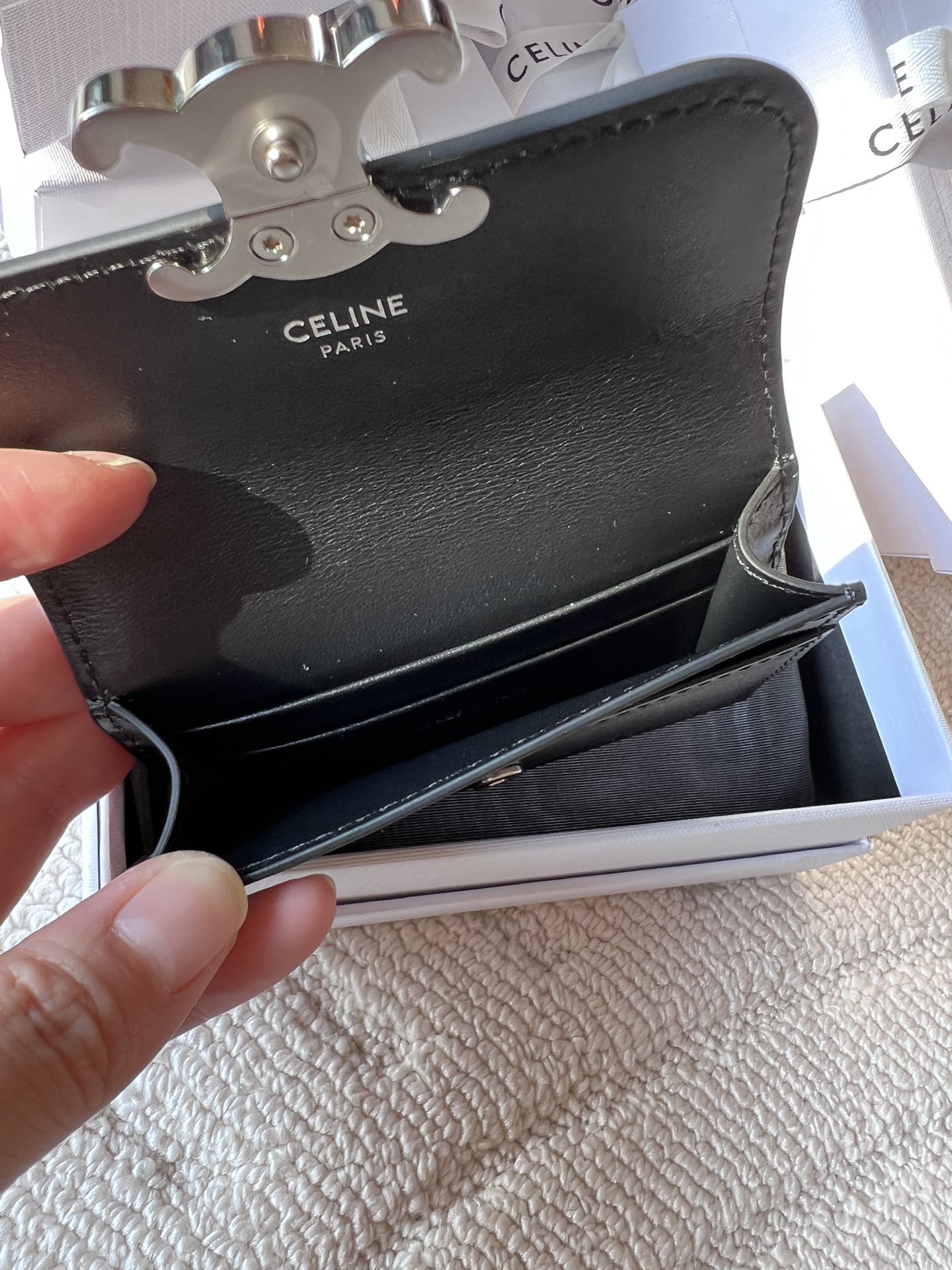 お買い得品 セリーヌ 財布 人気 ランキングスーパーコピー 本革 優雅 レザー 小遣い 10I583 ブラック_5
