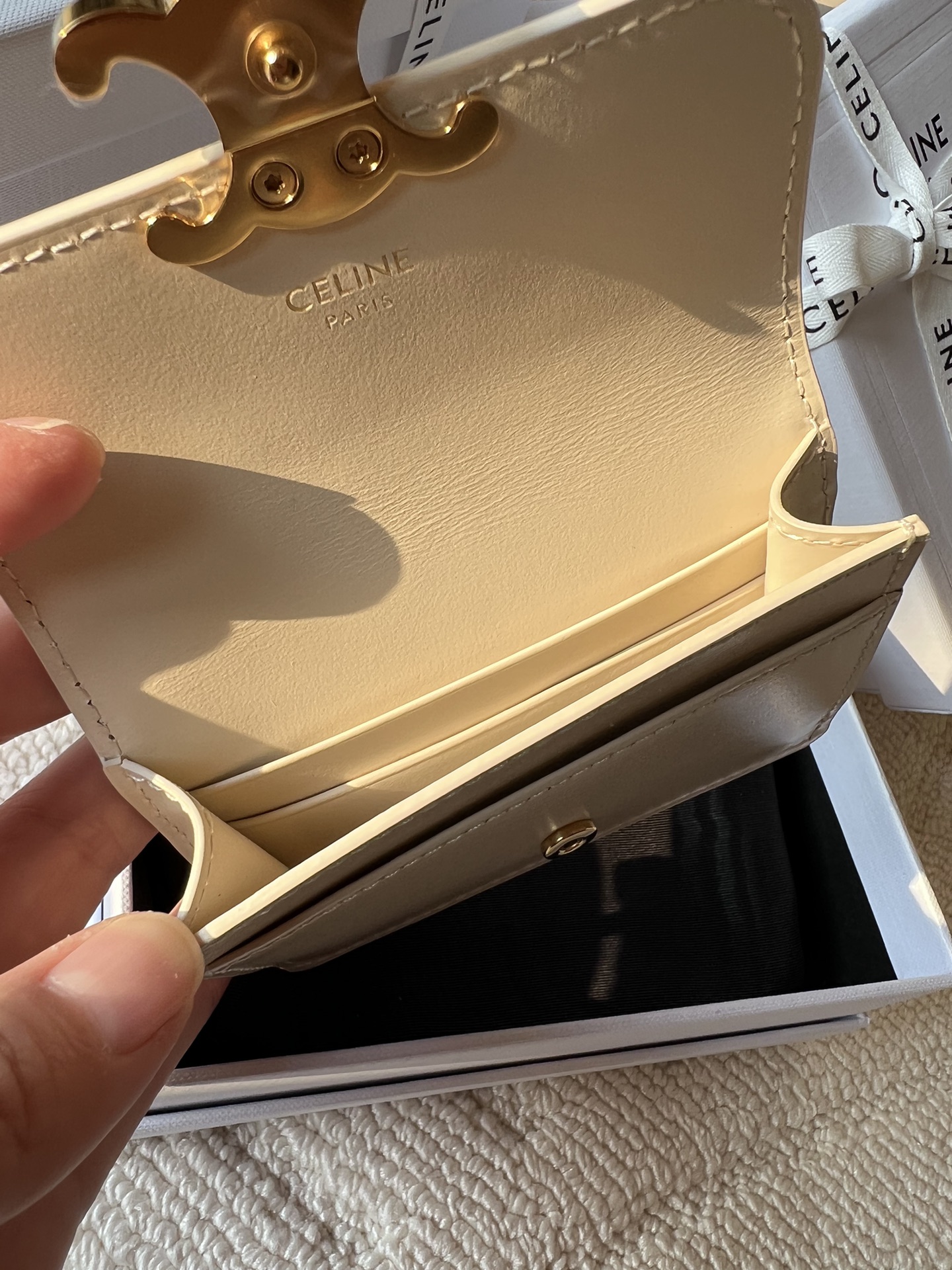 お買い得品 セリーヌ レディース 財布コピー 本革 優雅 レザー 小遣い 10I583 ホワイト_6