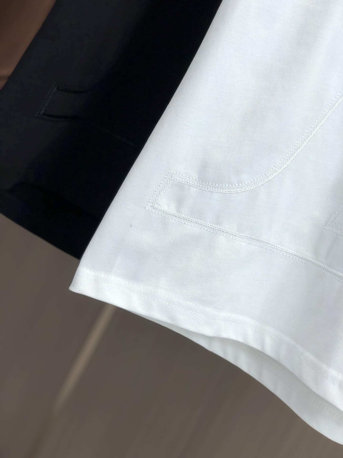 春夏新作 ルイヴィトン tシャツ チェーン偽物 柔らかい シンプル 純綿 トップス ゆったり ホワイト_4