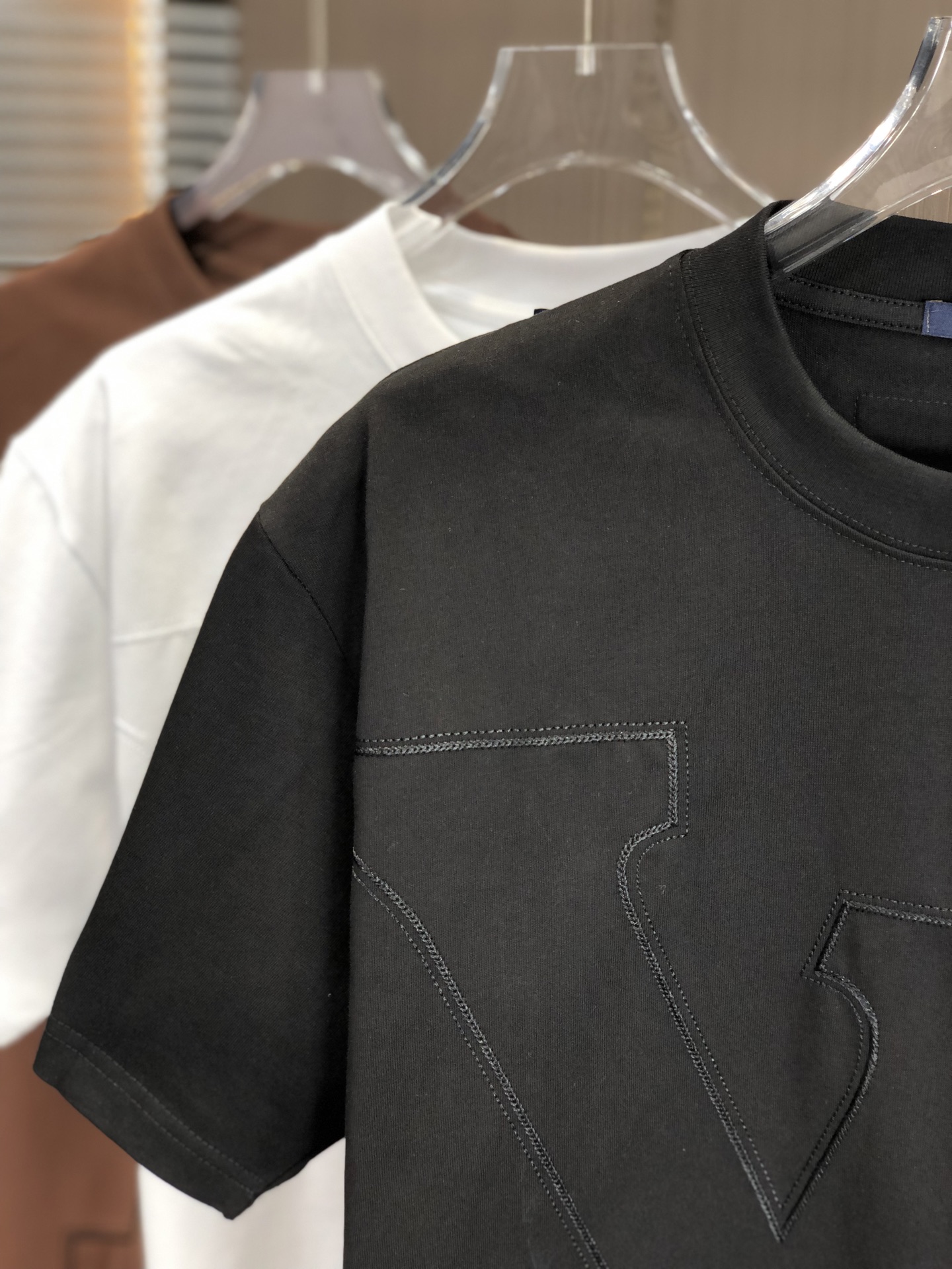 超激得価格 tシャツ ルイヴィトンコピー 柔らかい シンプル 純綿 トップス ゆったり ブラック_3