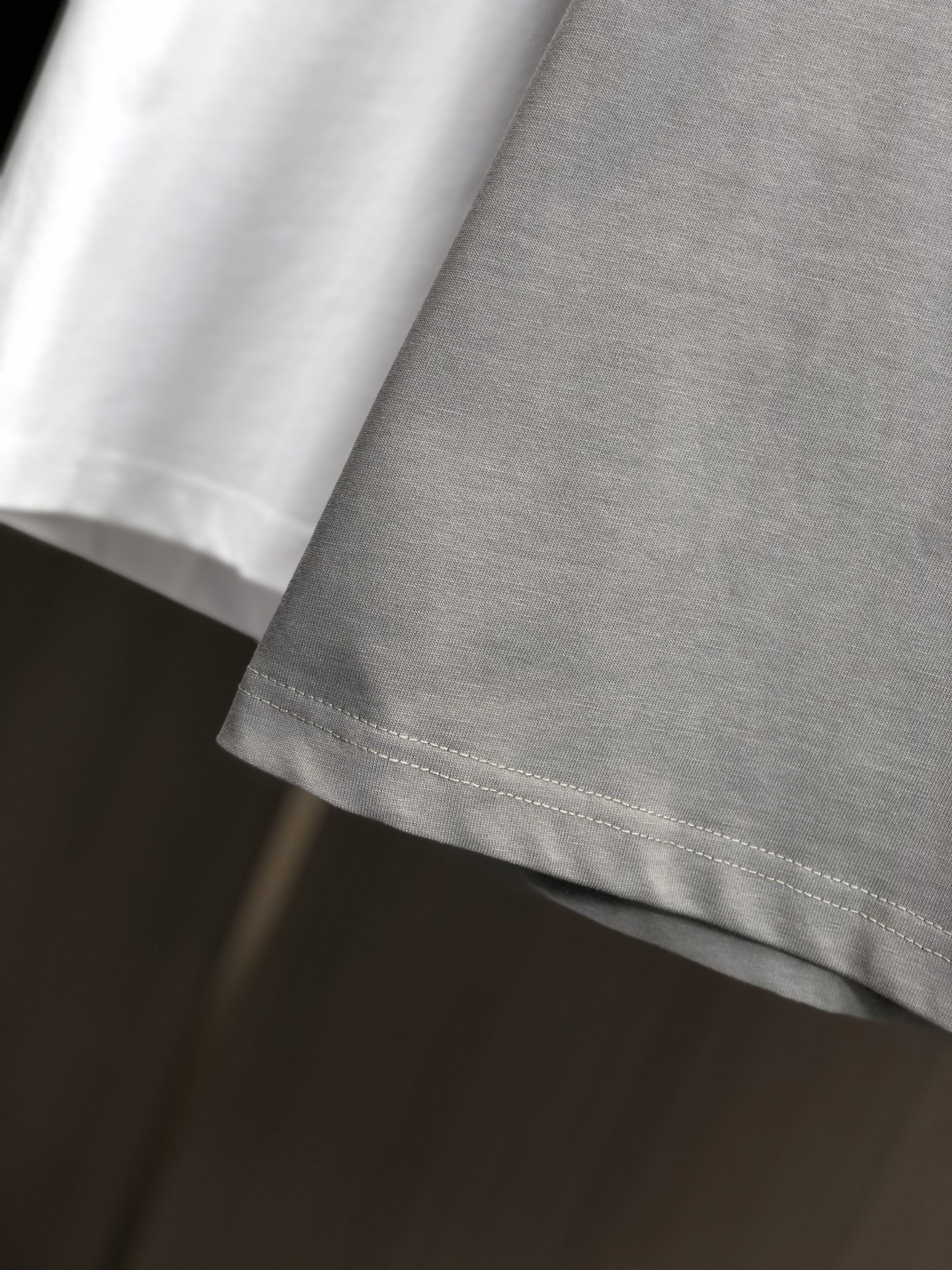 ルイヴィトン tシャツ 値段スーパーコピー 柔らかい 短袖 純綿 トップス 男女兼用 グレー_4
