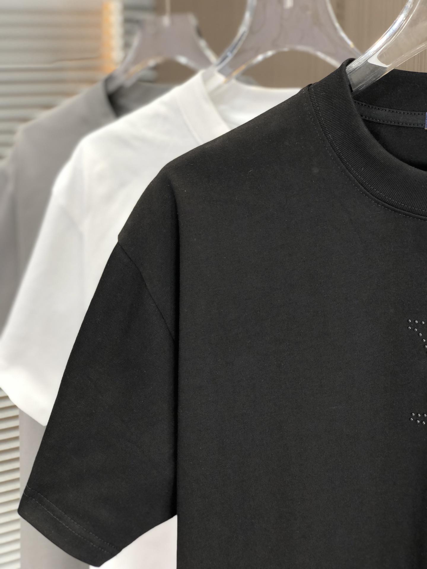 ヴィトン クマ tシャツ偽物 柔らかい 短袖 純綿 トップス 男女兼用 ゆったり ブラック_3