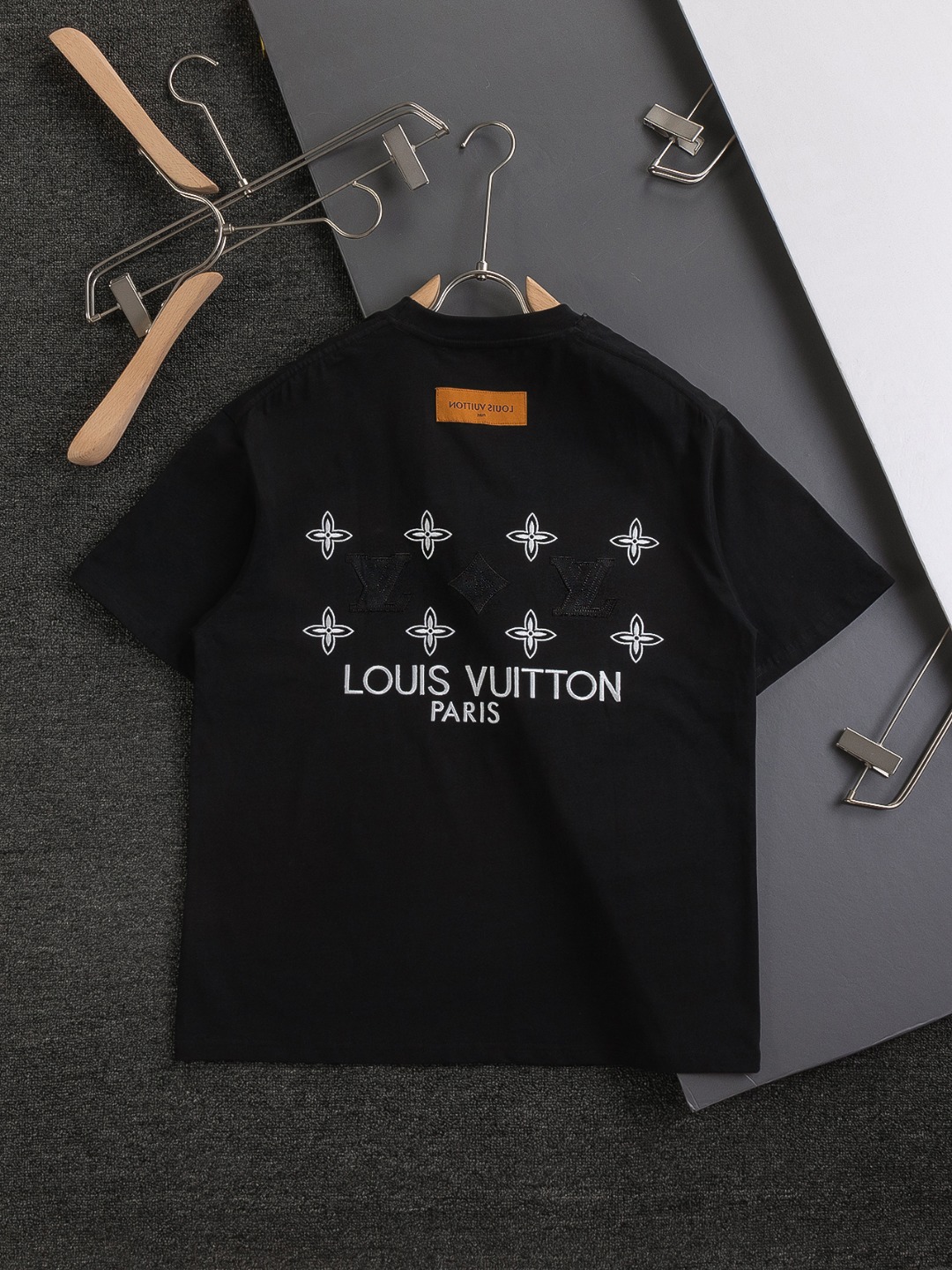 最新到着‼ルイヴィトンtシャツ メンズコピー ゆったり 短袖 純綿 トップス ブラック_2