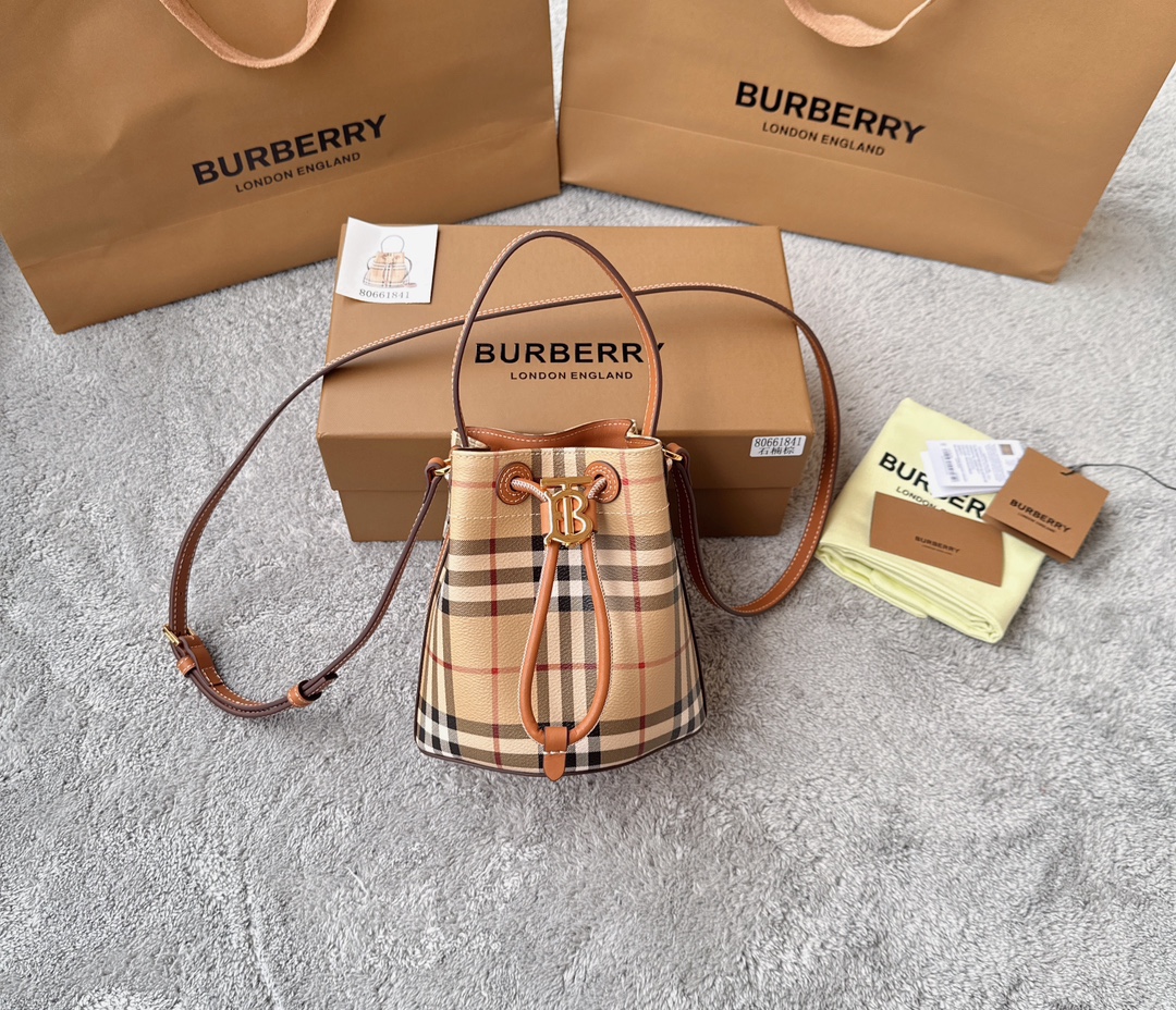 burberry ショルダー バッグスーパーコピー 可愛いバッグ 斜め掛け可 本革 レザー ブラウン_1