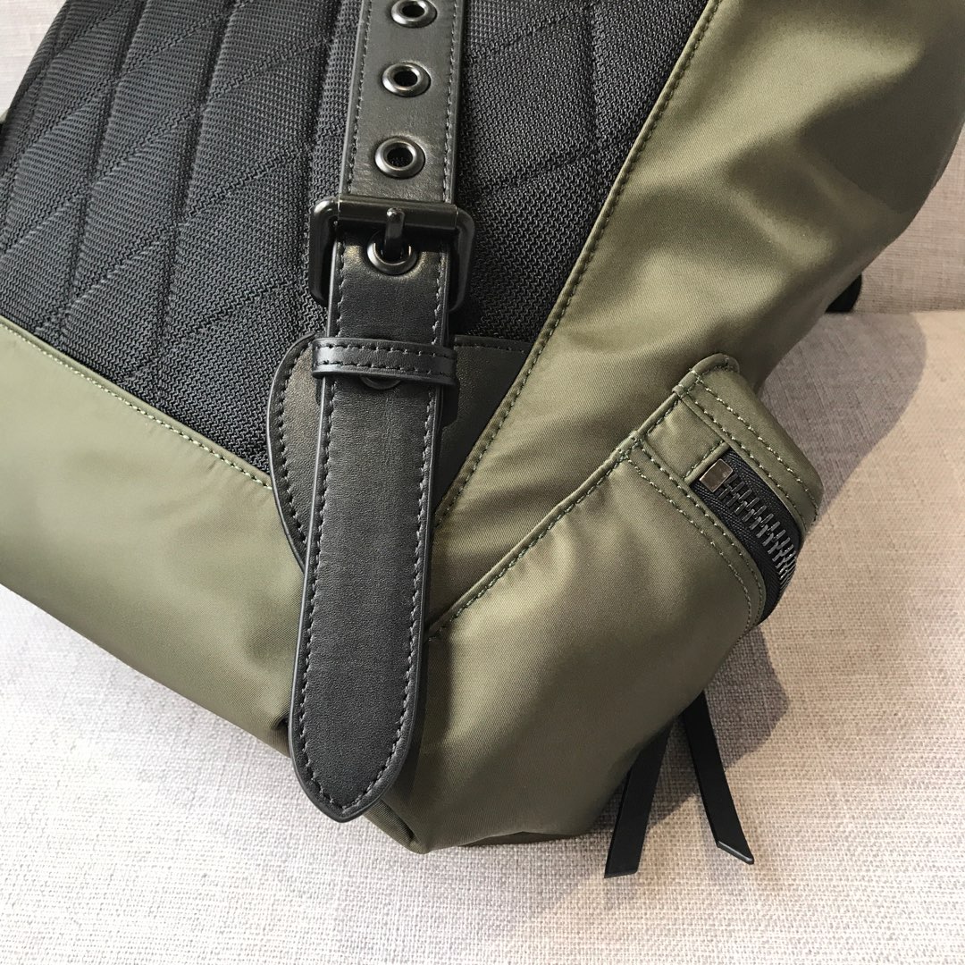 最新の2025年 burberry バッグスーパーコピー 男女兼用 バックバッグ 大容量 レザー 旅行 グリーン_6