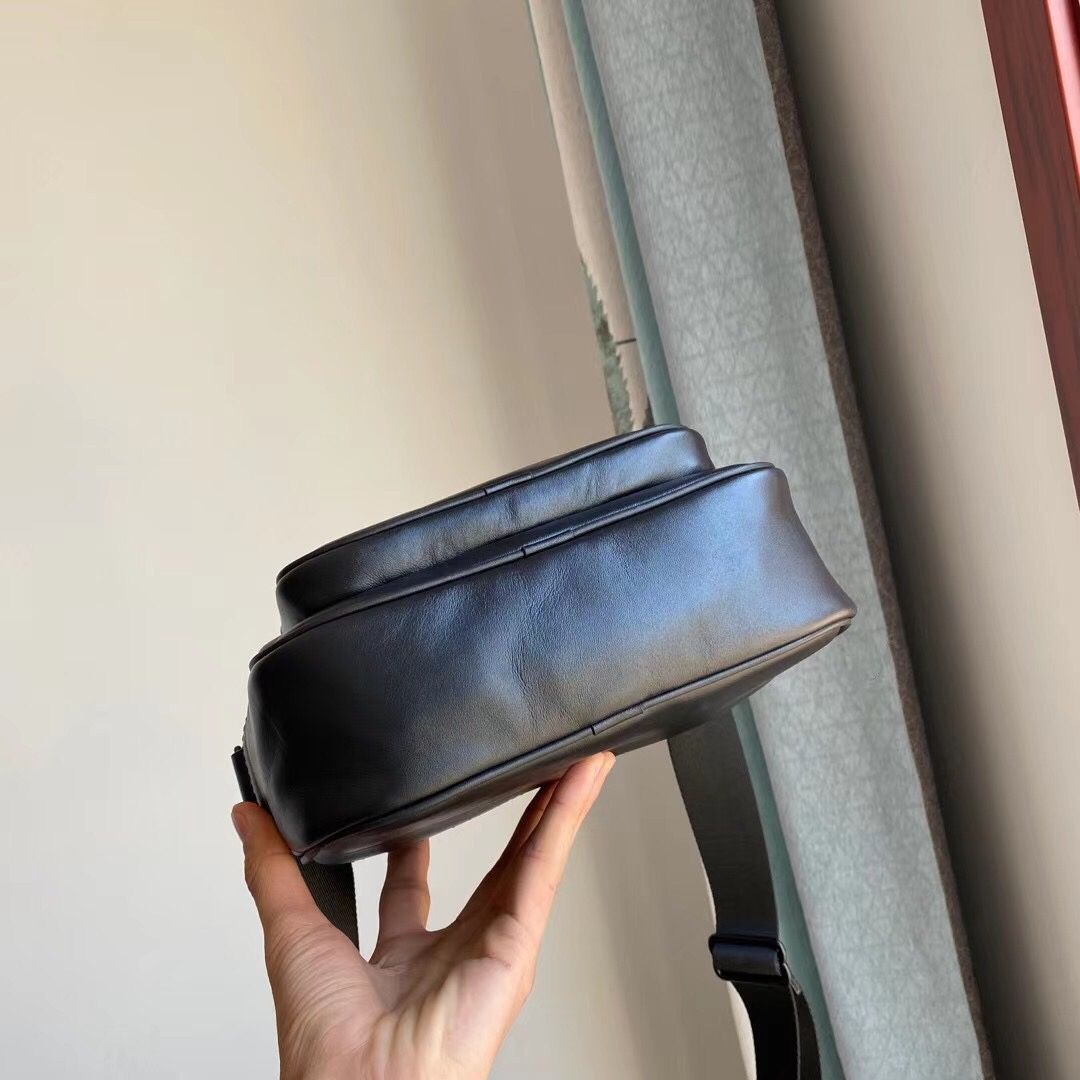 お買い得品 バーバリー バッグ 斜 めがけコピー 斜め掛けバッグ カメラ収納 レザー 牛革 ブラック_3