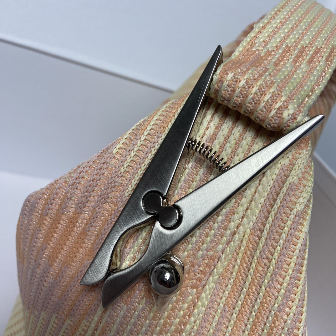 burberry バック偽物 ハンドバッグ 弁当バッグ レザー 優雅レディ ファッション感 ベージュ色_7
