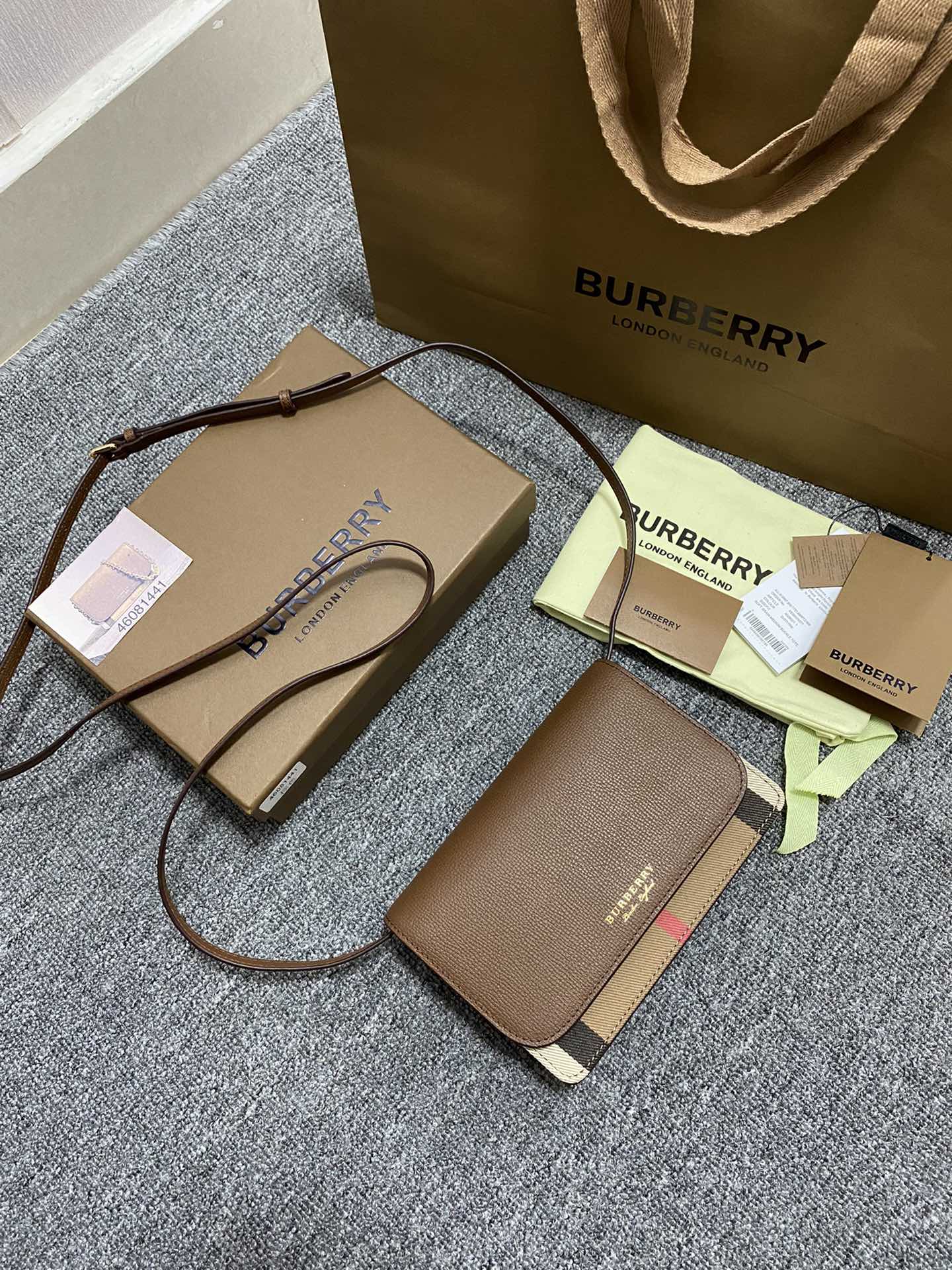 お買い得なburberry カバン偽物 レザー 優雅 本革 斜め掛けバッグ ブラウン_3