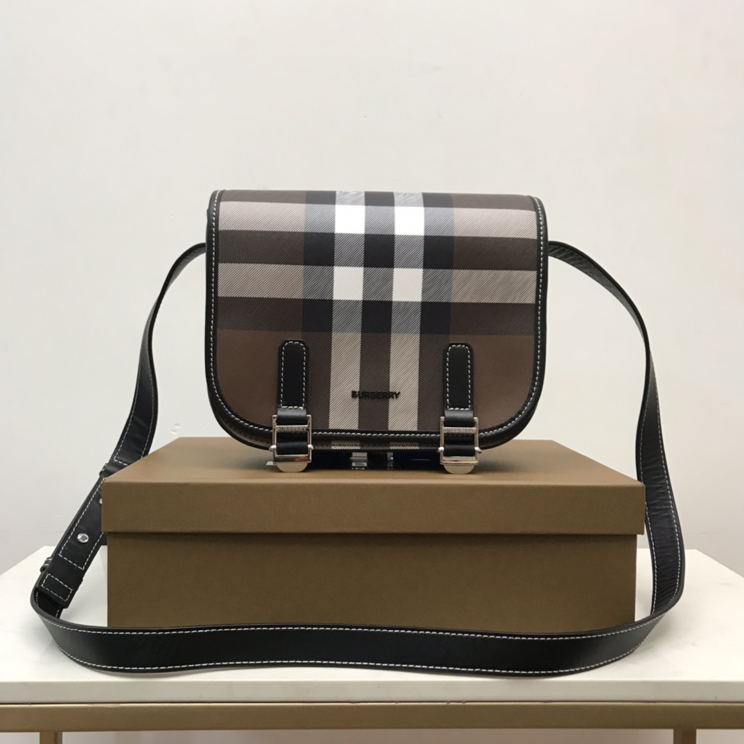 バーバリー ロビン バッグスーパーコピー 牛革 斜め掛けバッグ リサイクル素材 ブラウン_1