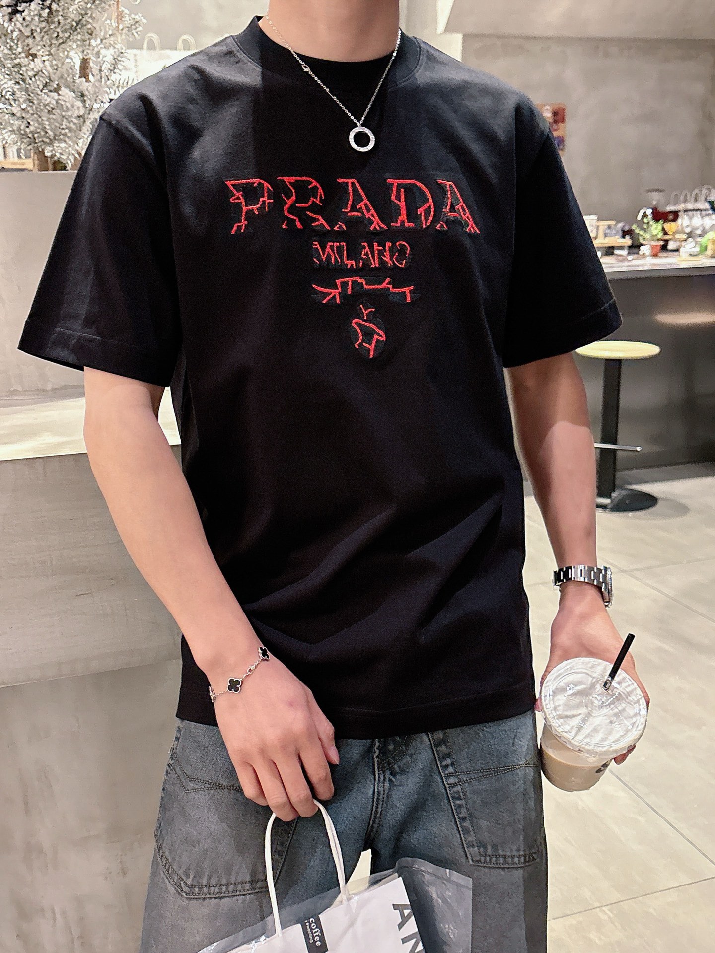 prada t シャツ レディーススーパーコピー 半袖 トップス プリント 純綿 ゆったり 男女兼用 ブラック_2