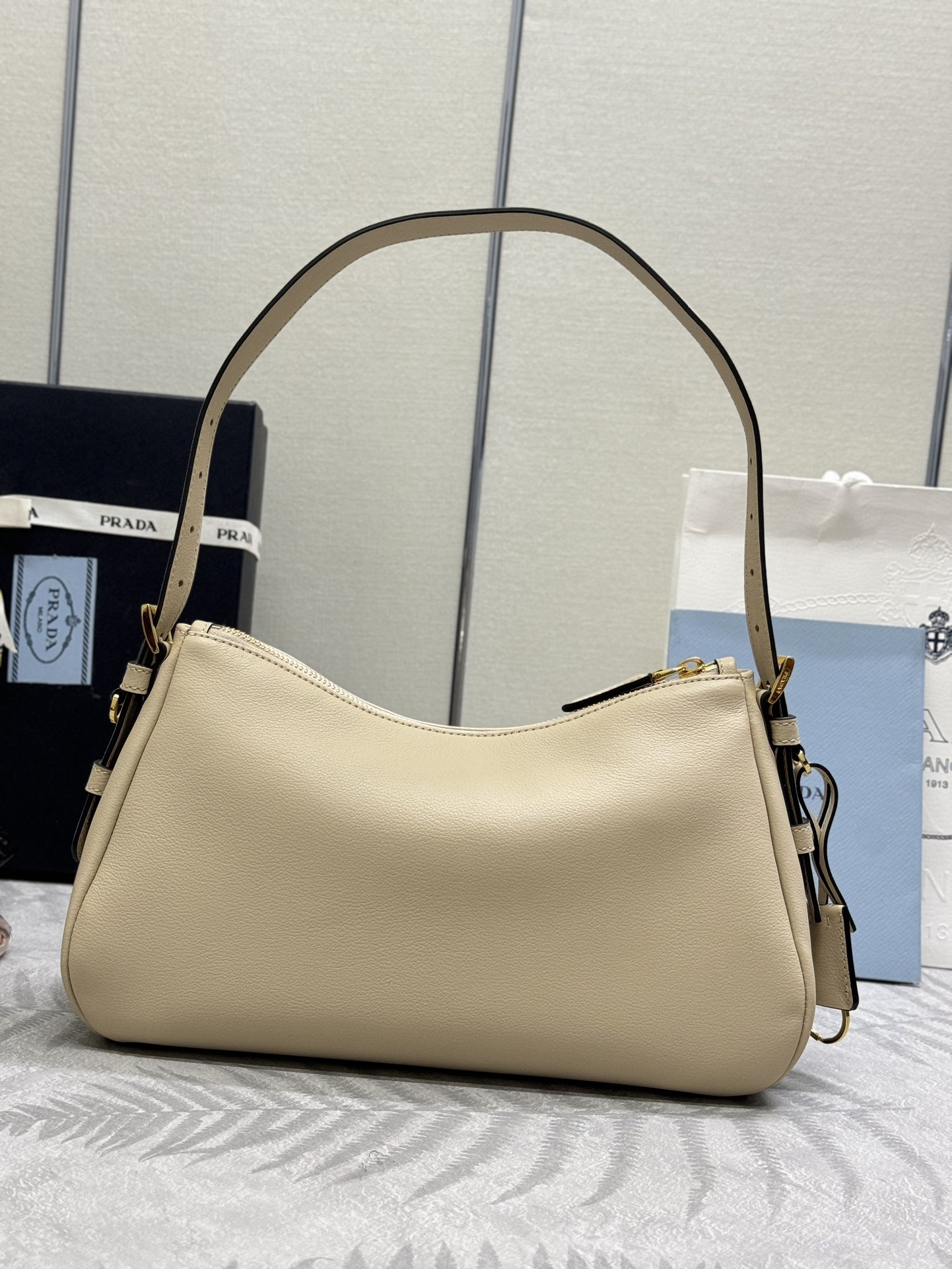 高級感溢れる プラダバック 黒Ｎ級品 高級感  ハンドバッグ 牛革 1BC229 杏色_2