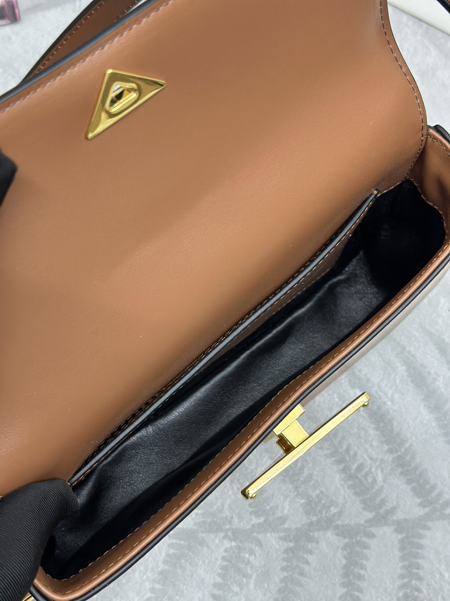 29000 プラダバッグ 高価買取スーパーコピー 調整可 斜め掛けバッグ 牛革 レザー 上質 1BD339 ブラウン_6