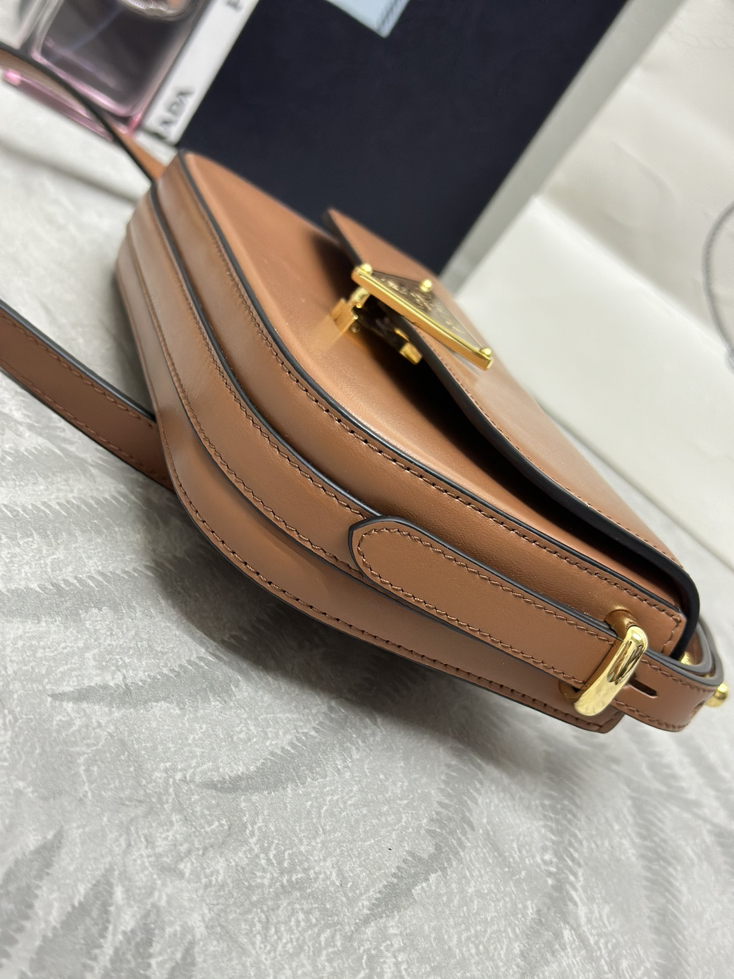 29000 プラダバッグ 高価買取スーパーコピー 調整可 斜め掛けバッグ 牛革 レザー 上質 1BD339 ブラウン_8