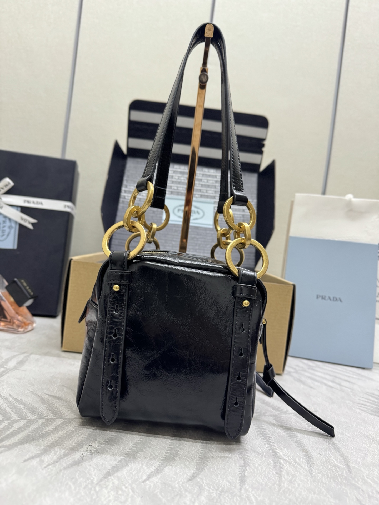 数量限定の爆買 プラダバッグ 修理スーパーコピー ハンドバッグ 牛革 レザー 上質 1BB137 ブラック_5